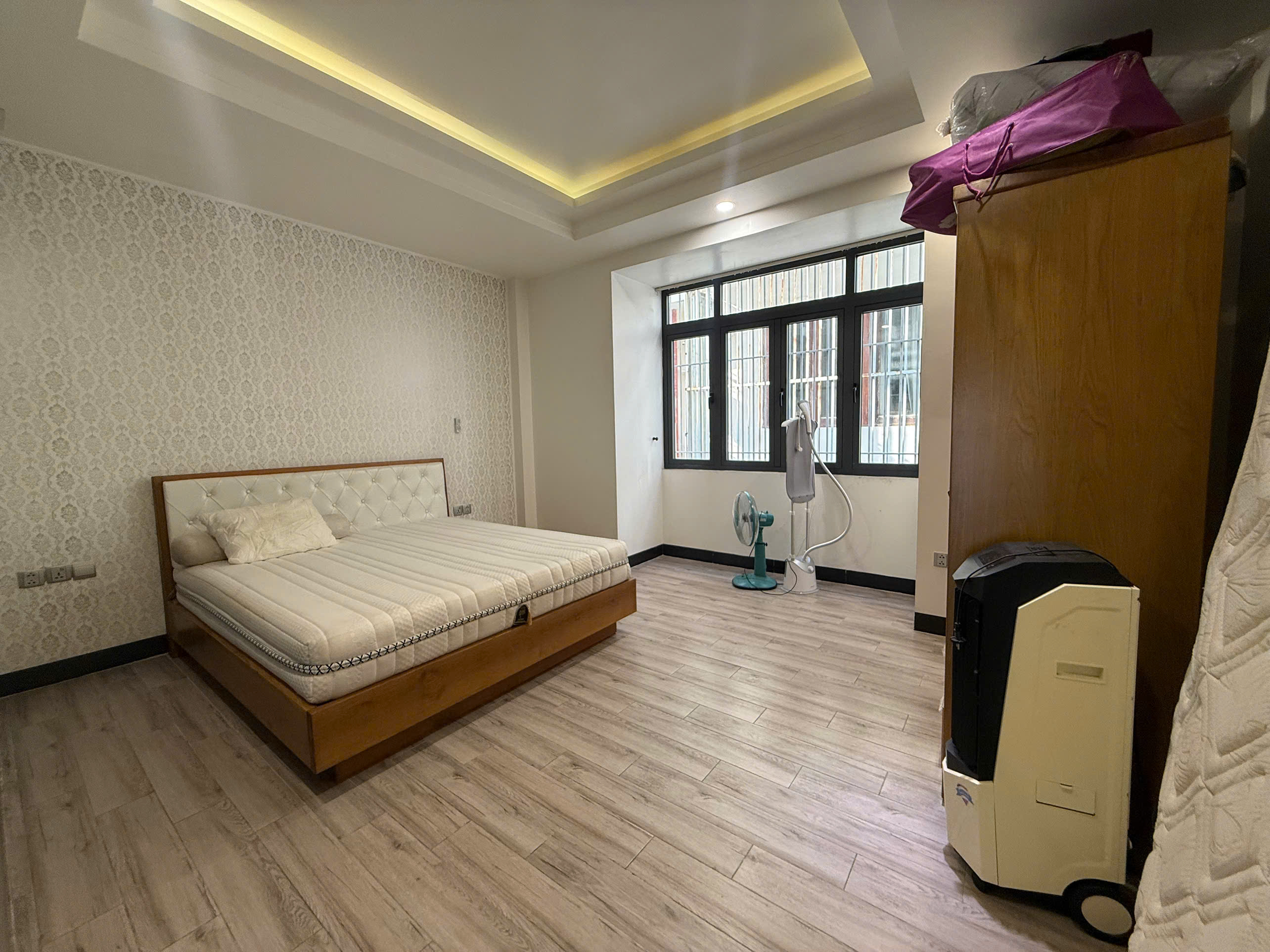 Cho thuê nhà phố KDC Him Lam Quận 7 xây hầm + 3 lầu nhà mới thiết kế 4 phòng ngủ – 100m2 2