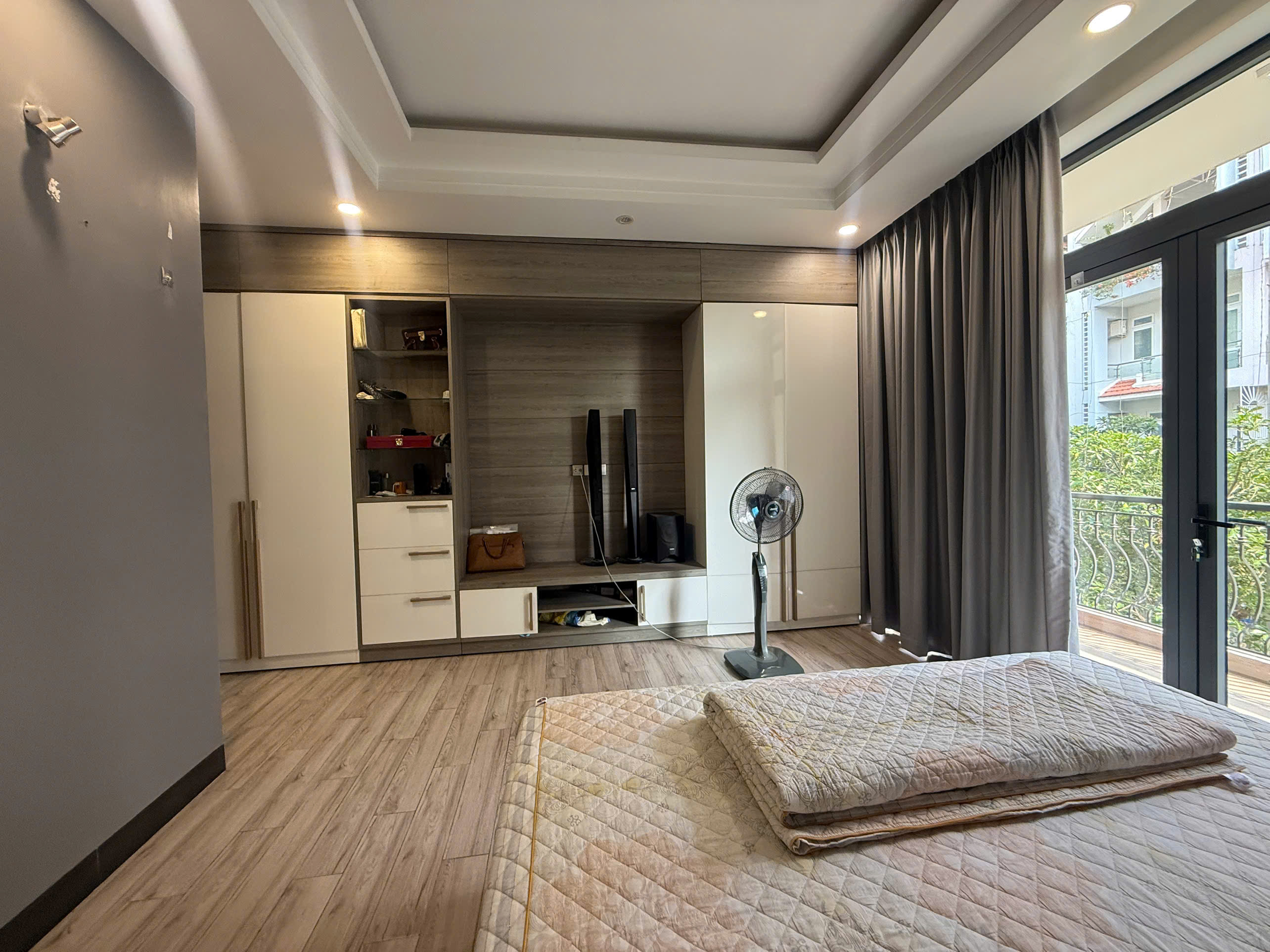 Cho thuê nhà phố KDC Him Lam Quận 7 xây hầm + 3 lầu nhà mới thiết kế 4 phòng ngủ – 100m2 14