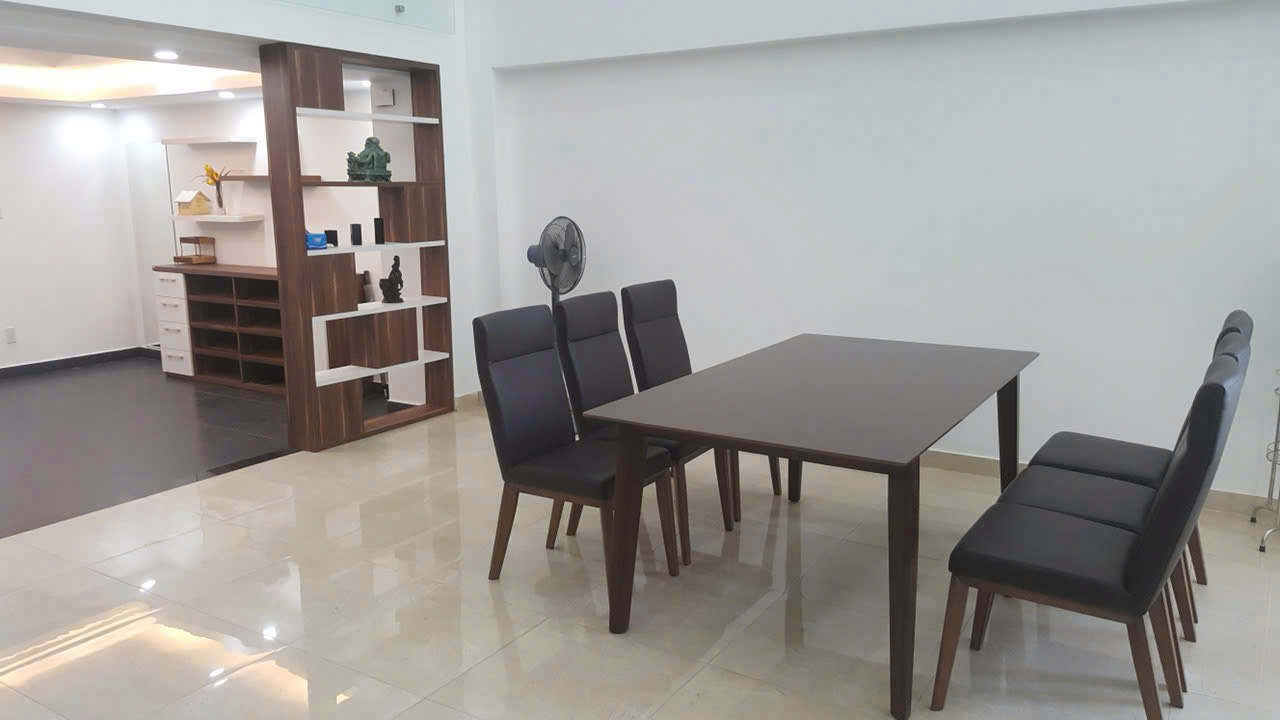 Bán nhà phố KDC Phú Mỹ, Vạn Phát Hưng, Quận 7 có 5 phòng ngủ, liền kề Phú Mỹ Hưng 11