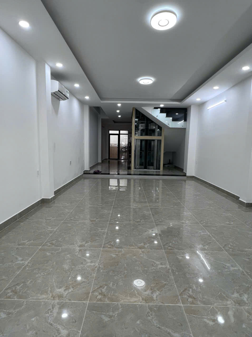 Bán nhà phố đường số 5 KDC Trung Sơn, Bình Chánh xây 4 tầng có thang máy, hướng Tây – 100m2 1