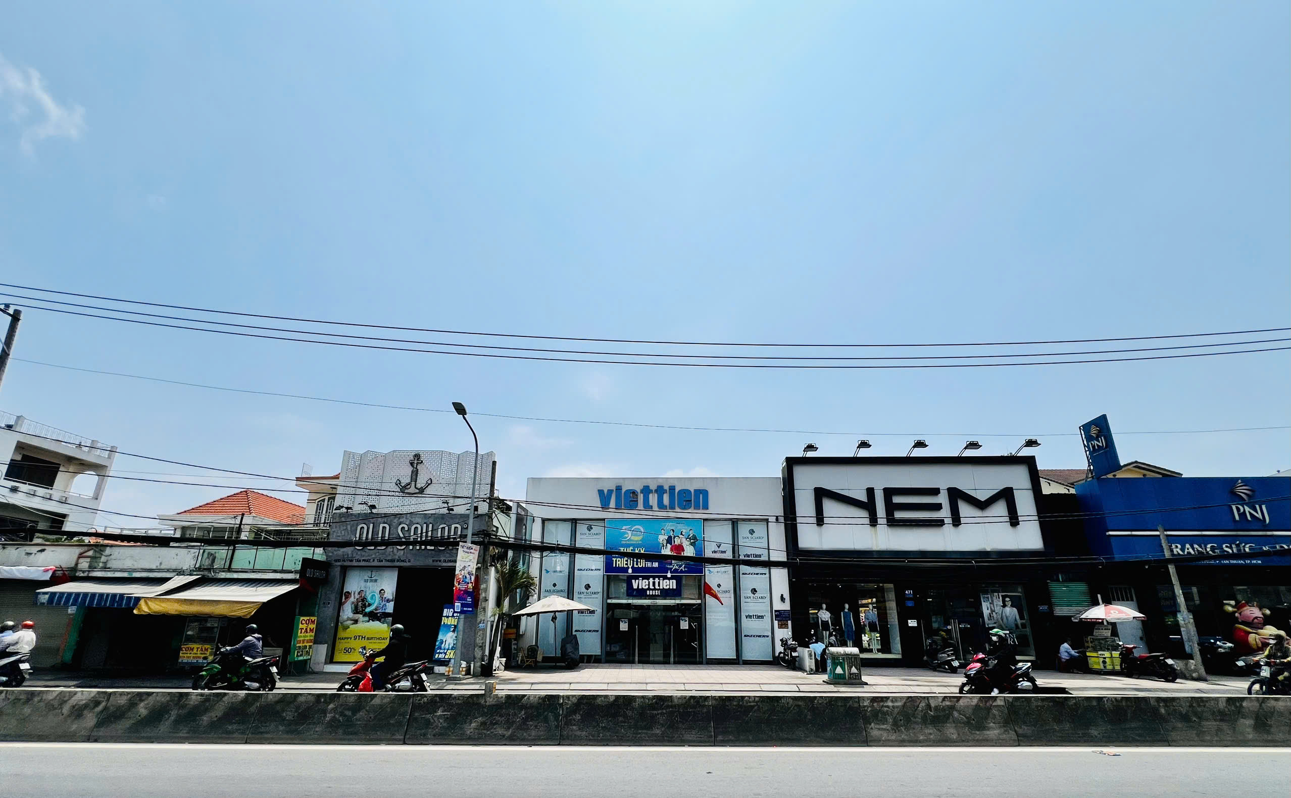 Cho thuê nhà phố kinh doanh 471 Huỳnh Tấn Phát, Phường Tân Thuận, Quận 7 nhà trệt vị trí đẹp – 495m2 1