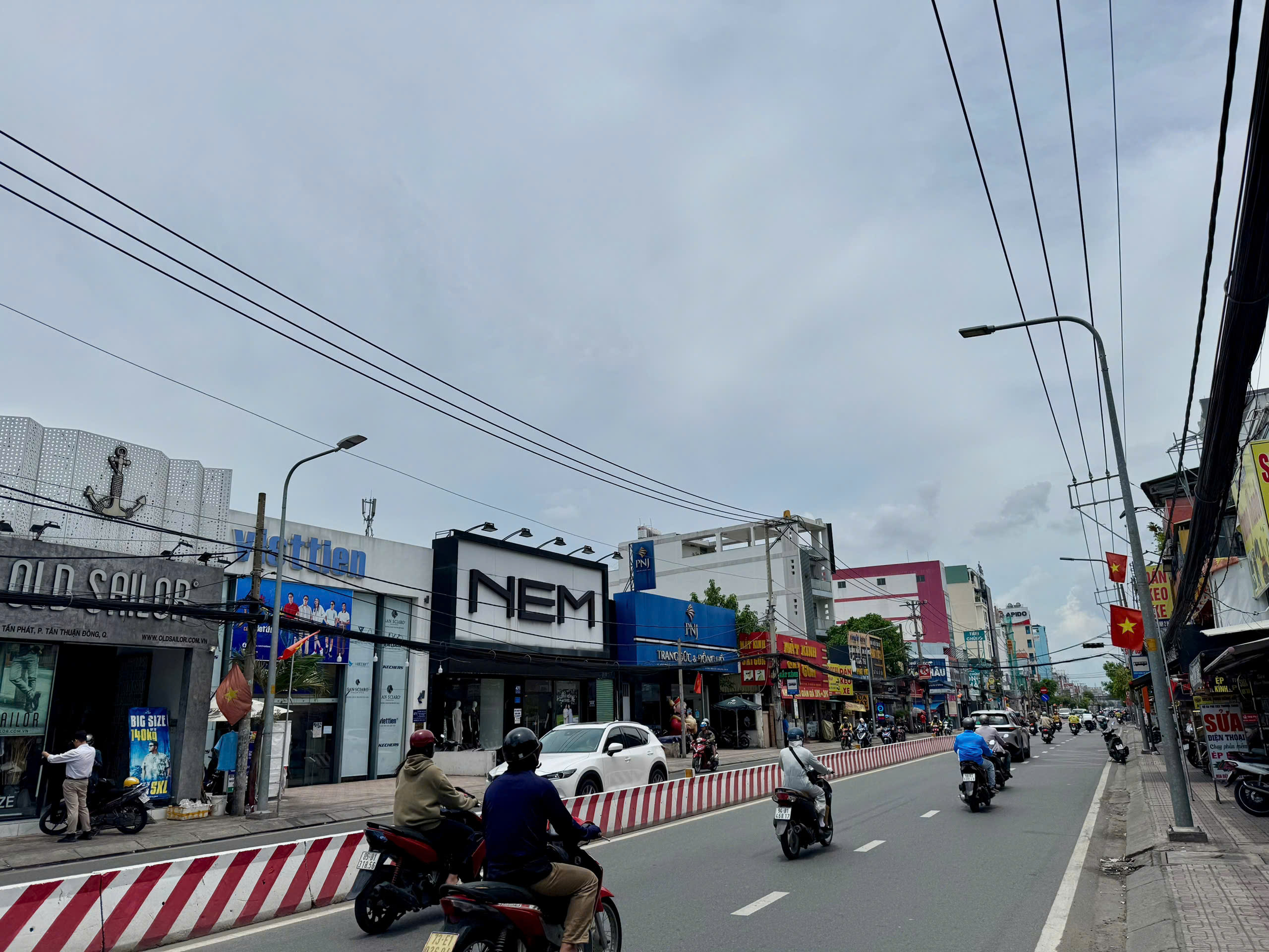 Business front house for rent in Huynh Tan Phat, Phu Thuan Ward, Ho Chi Minh City with a large area – 1080m2 10