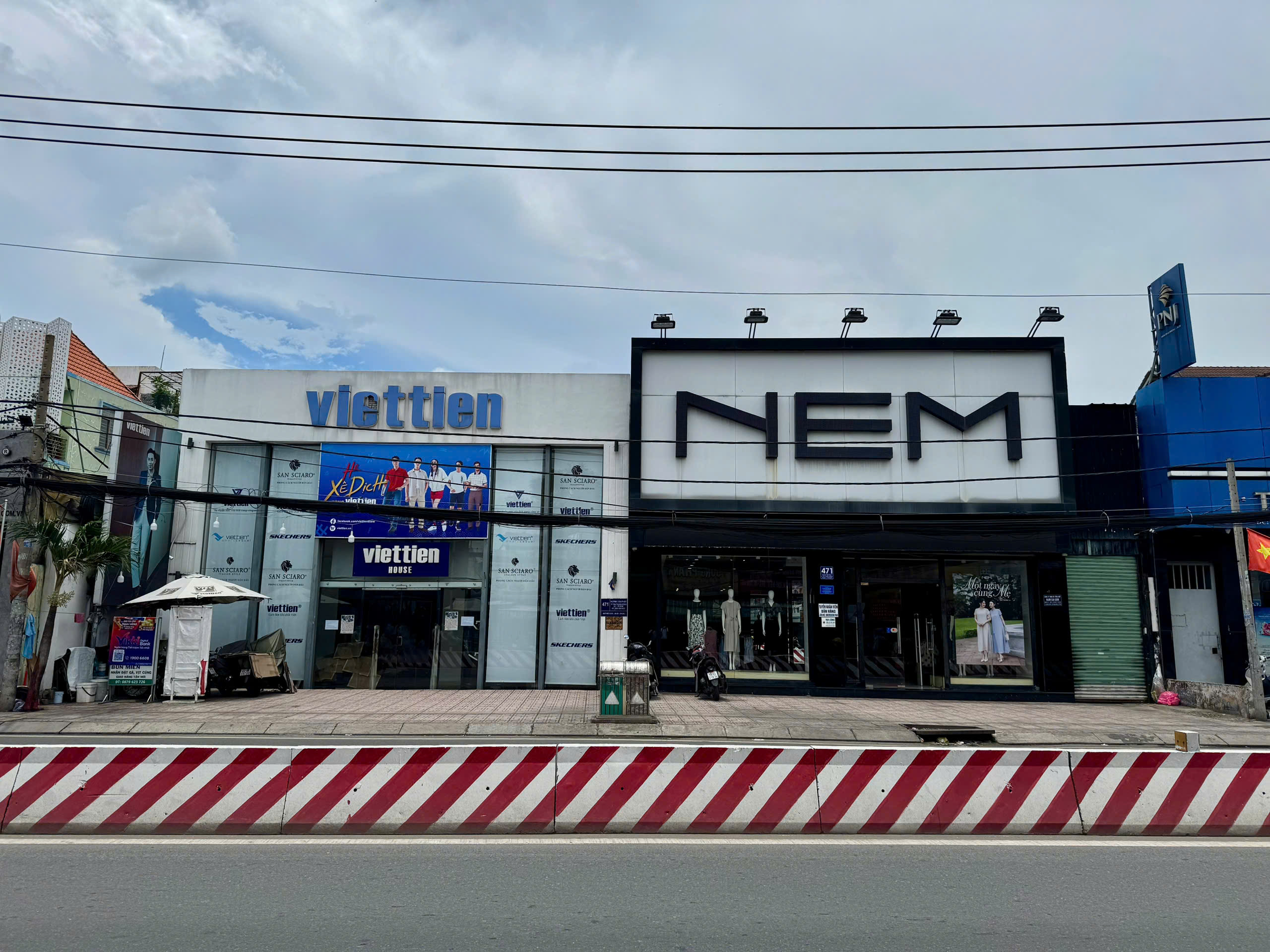 Business front house for rent in Huynh Tan Phat, Phu Thuan Ward, Ho Chi Minh City with a large area – 1080m2