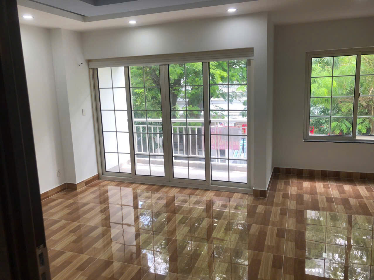 Townhouse for sale in R4-87 Hung Phuoc 3 Phu My Hung building 5 floors with elevator – 111m2 3