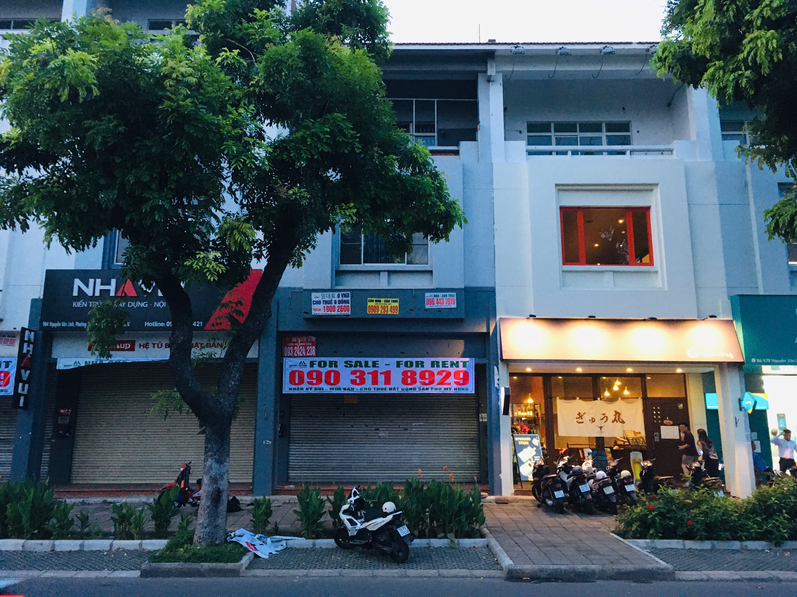 Cho thuê nhà phố kinh doanh Mỹ Toàn 3 Phú Mỹ Hưng, Quận 7 xây trệt + lửng + 2 lầu