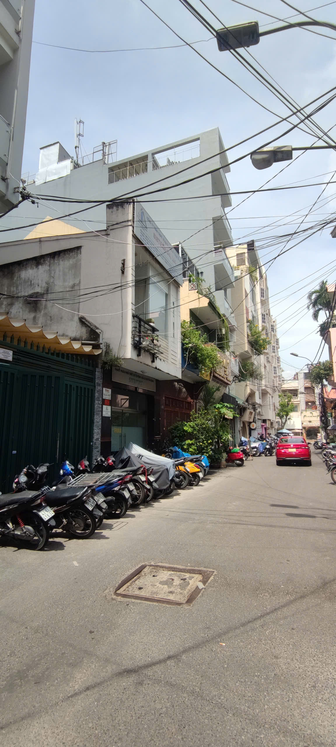 Bán nhà phố Lê Thị Hồng Gấm, Quận 1 xây trệt + 2 lầu hẻm lớn thông ra Nguyễn Thái Bình – 86m2 2