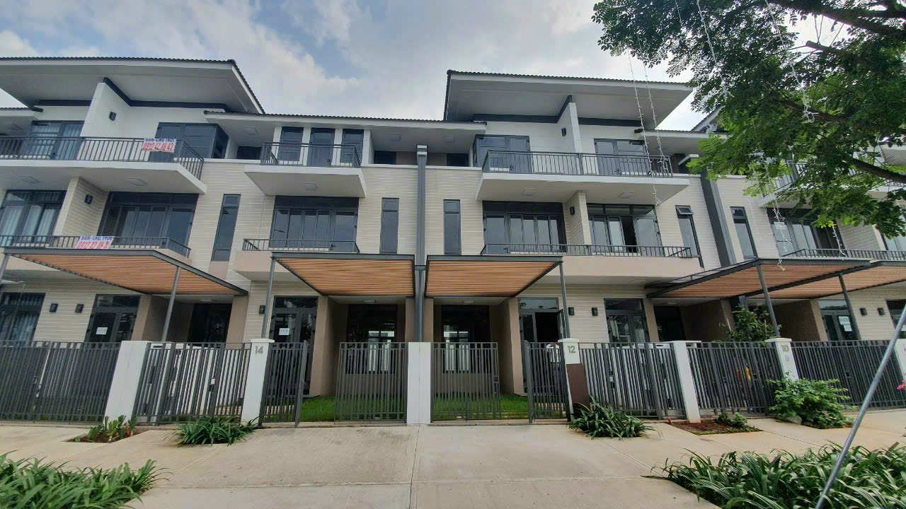 Bán nhà liền kề Lavila Nhà Bè đường Nguyễn Hữu Thọ nhà thô xây trệt + 2 lầu – 96.8m2