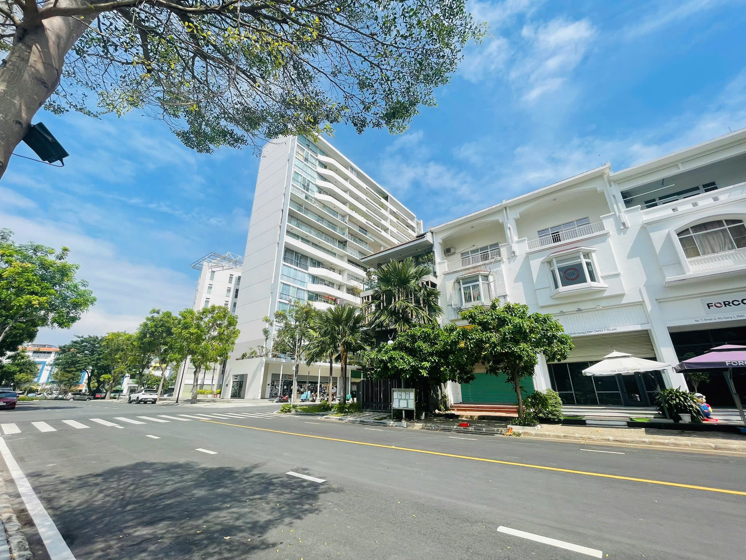 Bán nhà phố Mỹ Giang 2 Phú Mỹ Hưng, Quận 7 xây 4 tầng có 2 mặt tiền đang cho thuê 45 triệu – 108m2 3