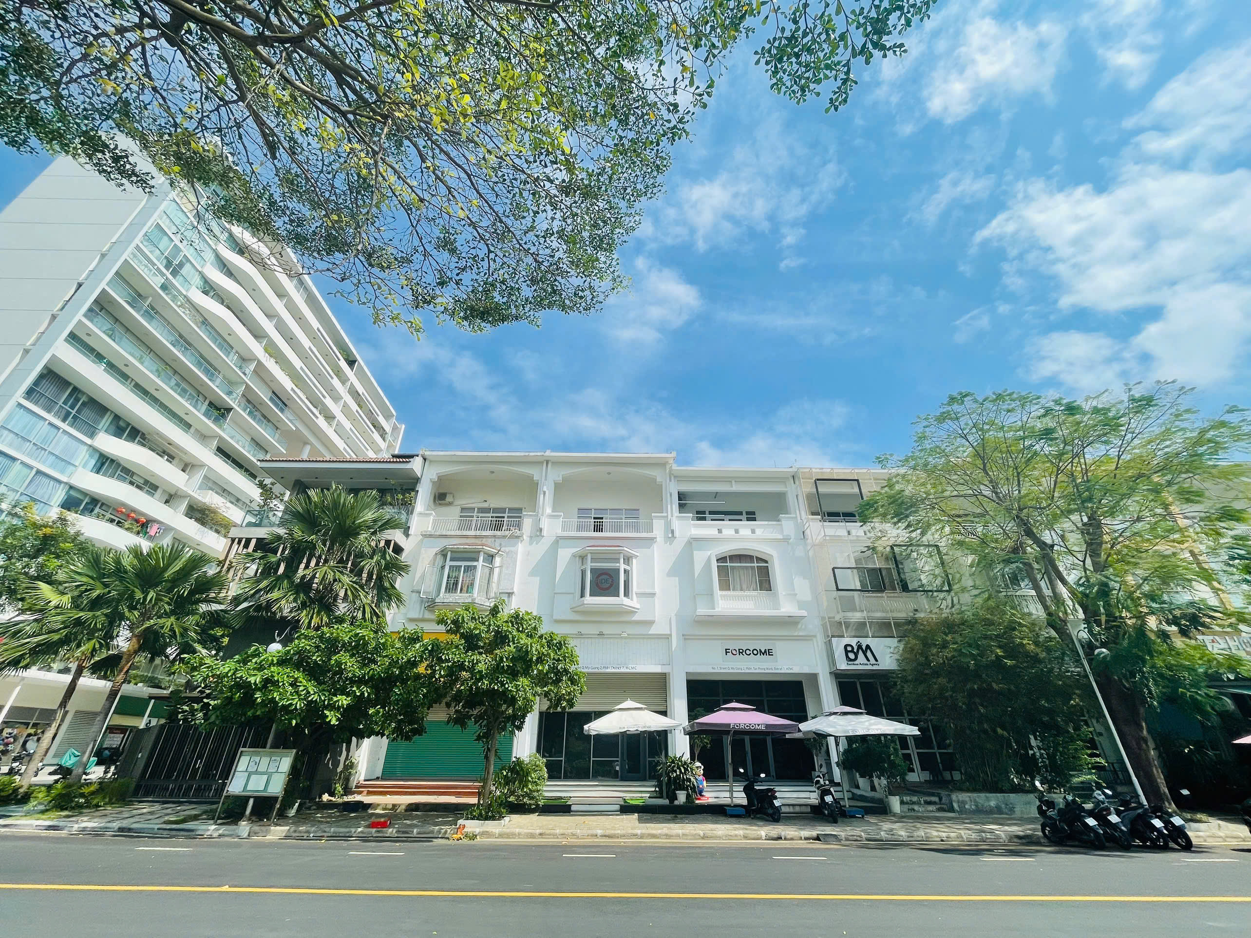 Bán nhà phố Mỹ Giang 2 Phú Mỹ Hưng, Quận 7 xây 4 tầng có 2 mặt tiền đang cho thuê 45 triệu – 108m2 2