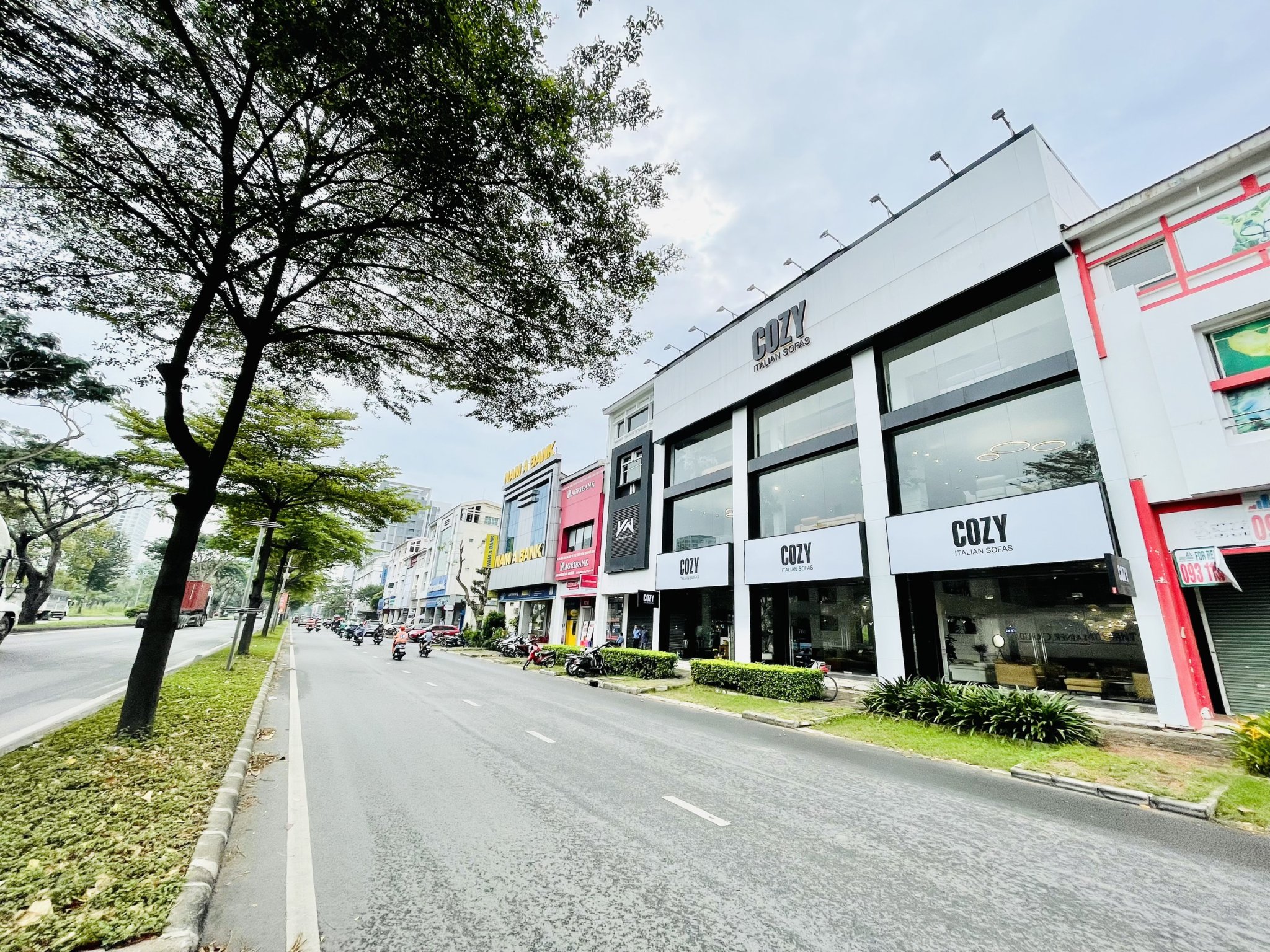 Cho thuê nhà phố Mỹ Hoàng, Phú Mỹ Hưng, Quận 7 căn góc mặt tiền Nguyễn Văn Linh 2