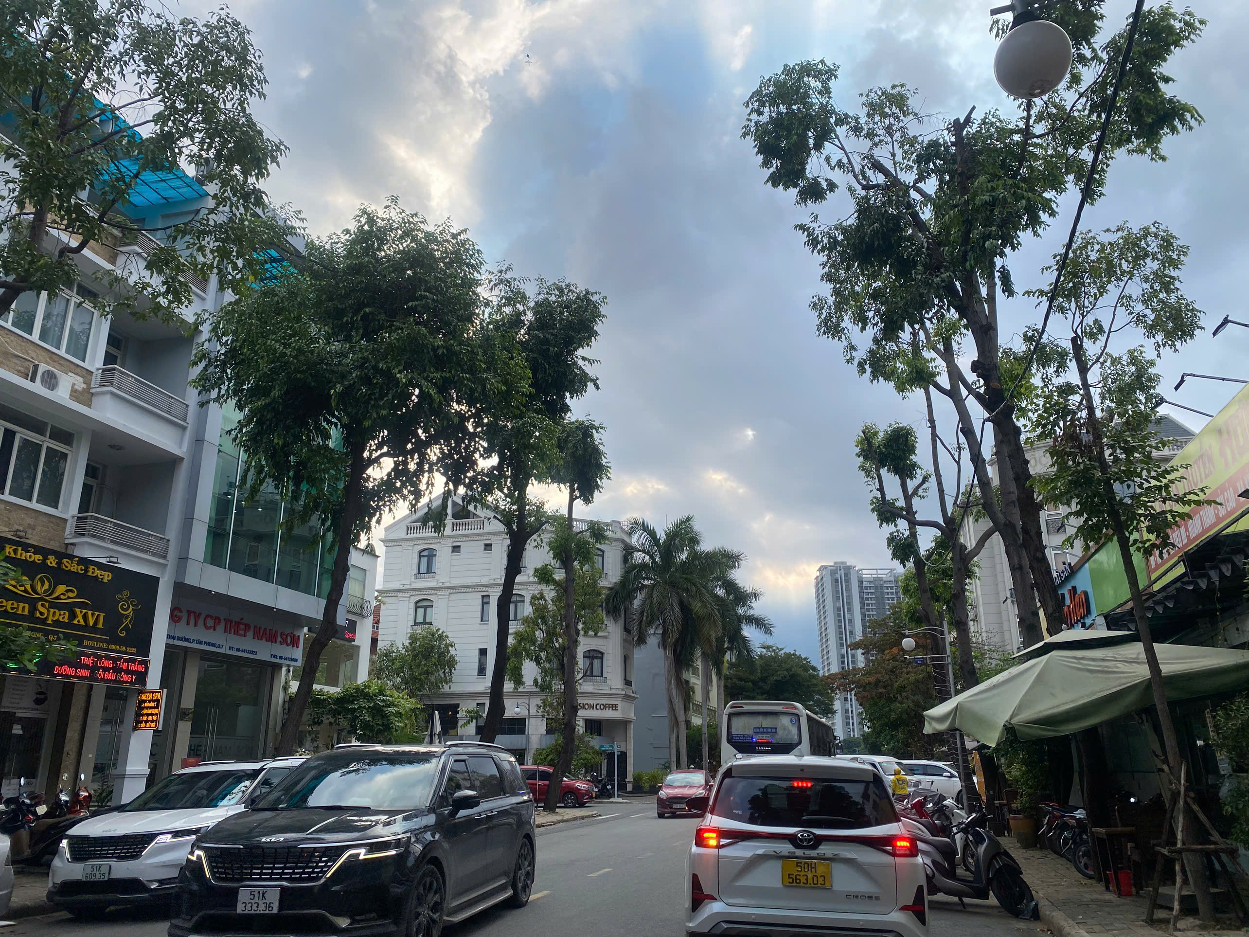 Cho thuê nhà phố Nam Long, Phú Mỹ Hưng, Quận 7 có 5 tầng, thang máy mặt tiền đường lớn 1