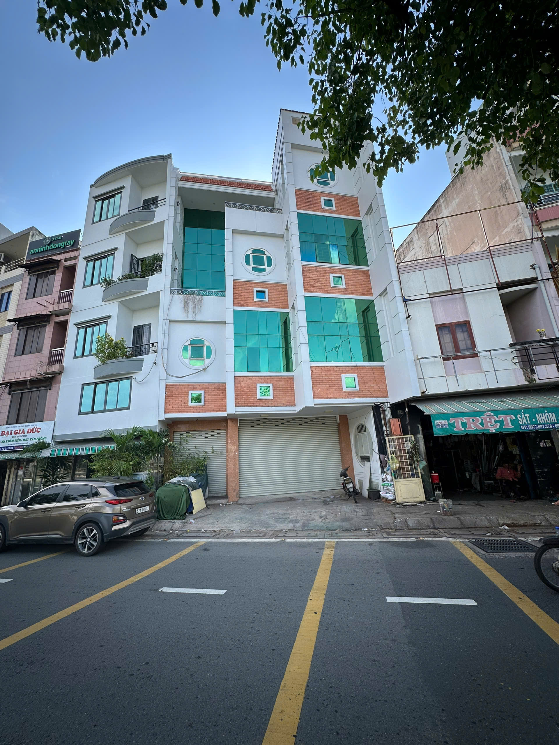 Bán nhà phố Võ Văn Kiệt, Phường 5, Quận 5 xây 4 tầng có thang máy hướng Đông – 120.4m2 1