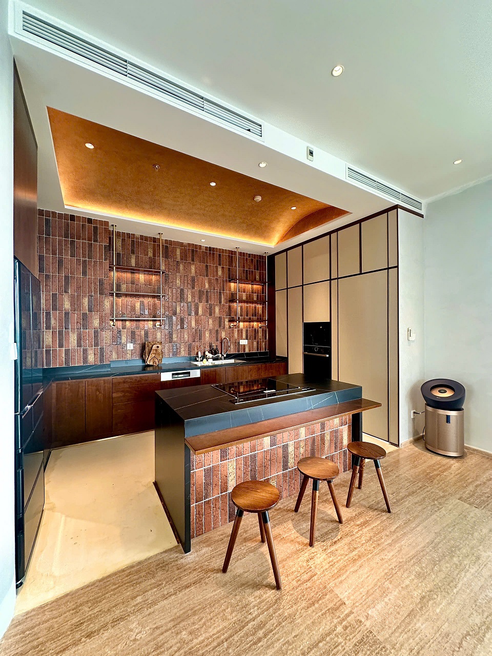 Bán hoặc cho thuê penthouse The Antonia Phú Mỹ Hưng có 3 phòng ngủ nội thất cao cấp lầu 23 – 269m2 10