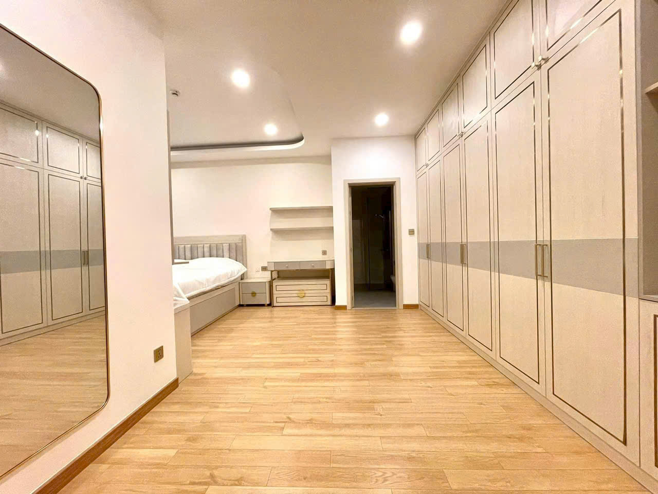Cho thuê penthouse Ascentia Phú Mỹ Hưng, Quận 7 có 4 phòng ngủ lầu cao view đẹp nội thất mới 2