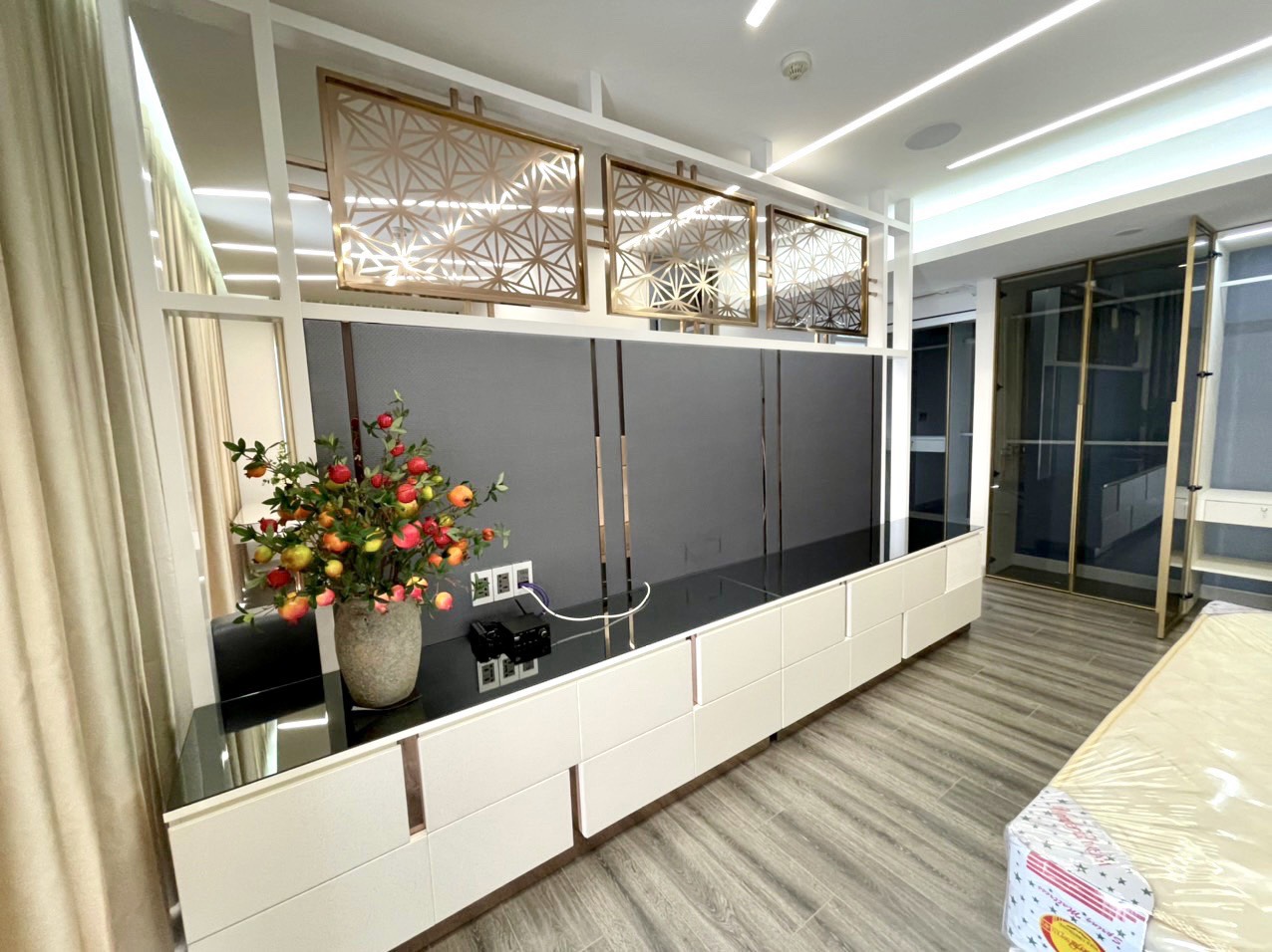 Penthouse for rent in Happy Valley Phu My Hung, District 7, 25th floor, with 3 large bedrooms 3