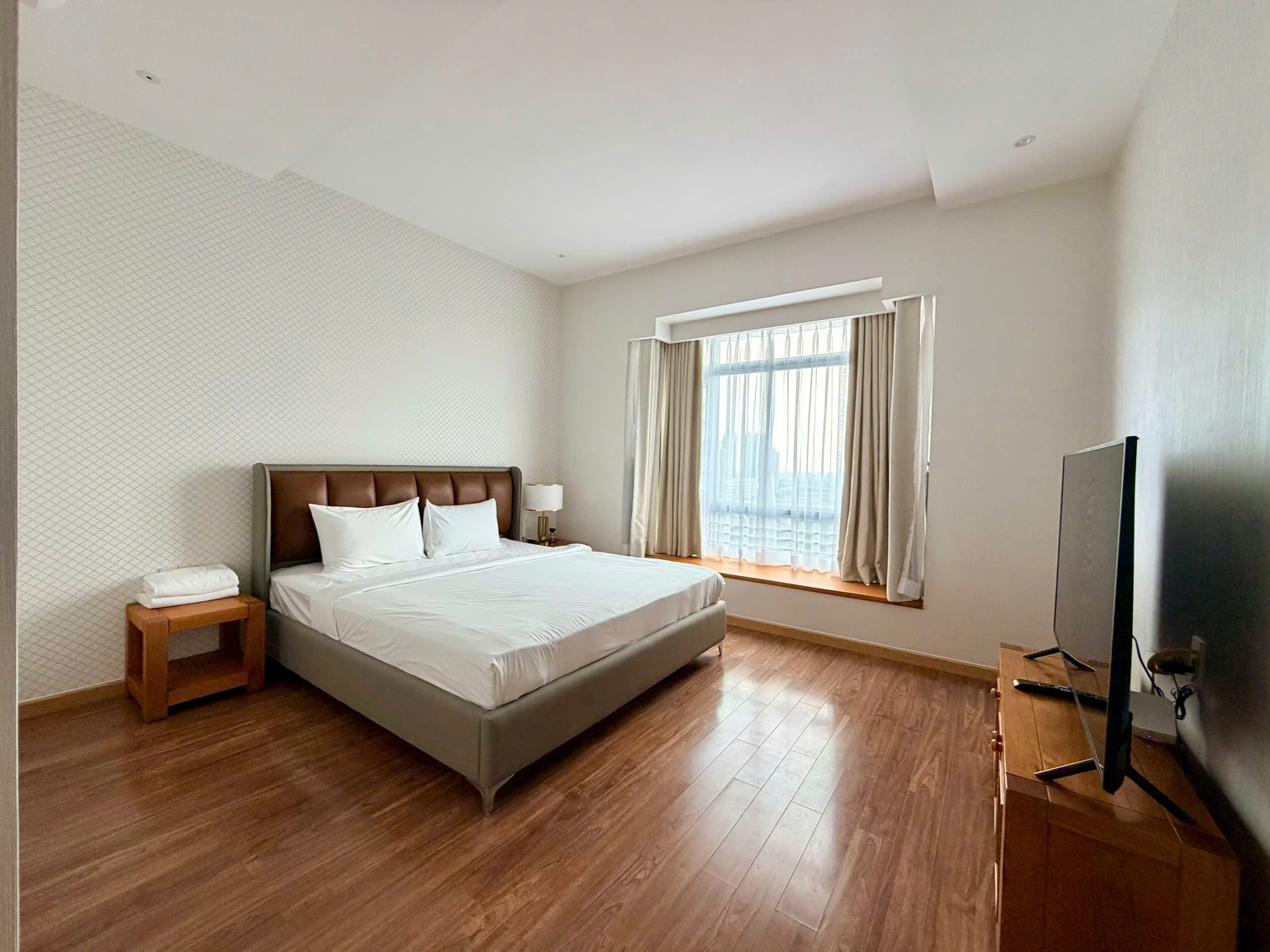 Penthouse for rent Riverside Residence Phu My Hung designed 4 bedrooms with fully furnished view of the villa on the 12th floor – 227m2 9