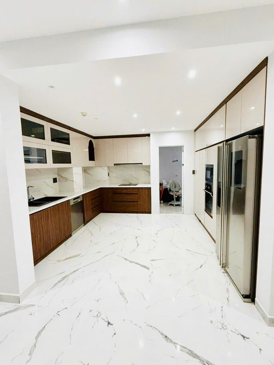 Cho thuê penthouse Riverside Residence Phú Mỹ Hưng, Quận 7 thiết kế 4 phòng ngủ, có ô xe, lầu 16 – 2 4