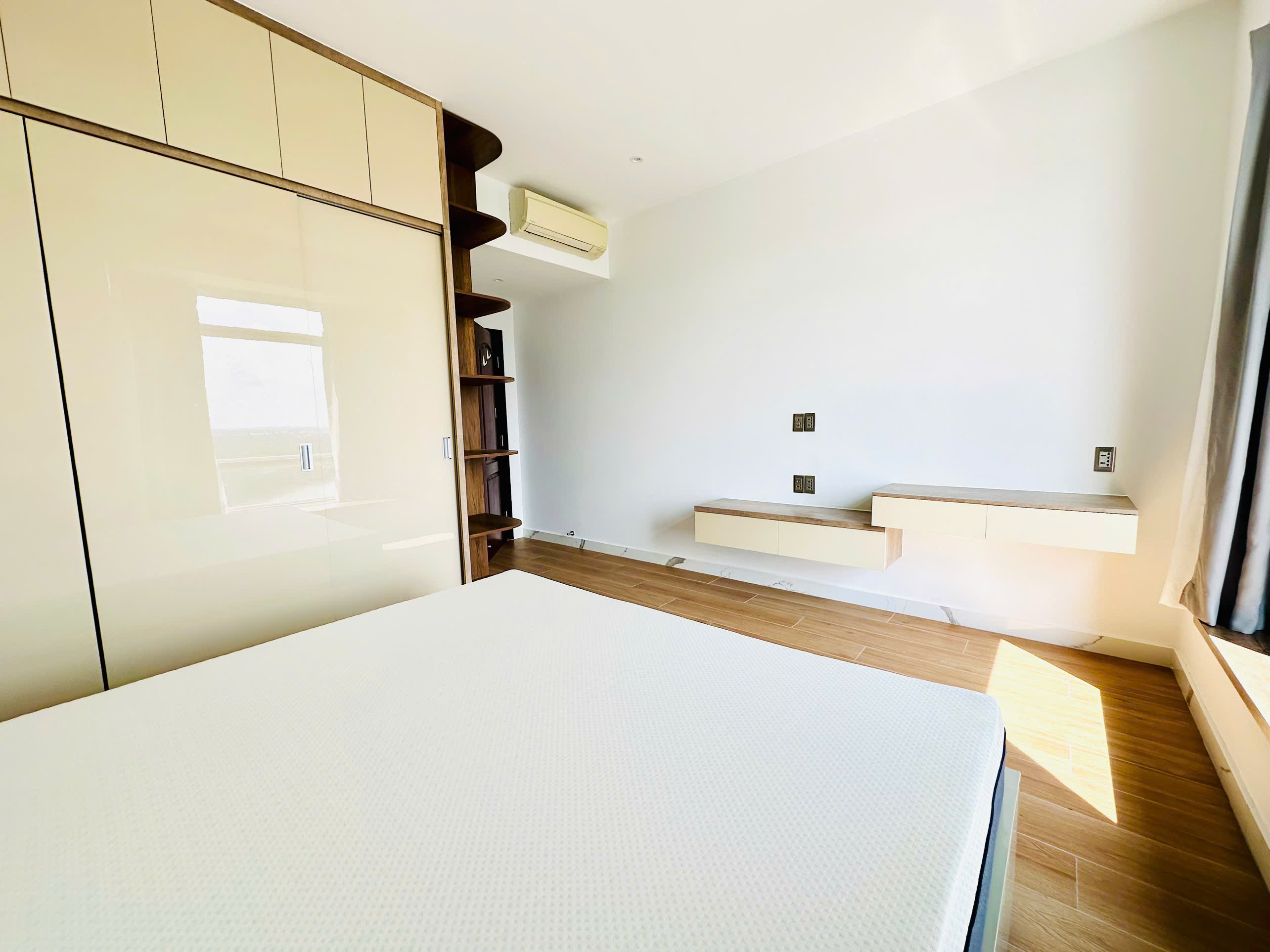 Cho thuê penthouse Riverside Residence Phú Mỹ Hưng, Quận 7 thiết kế 4 phòng ngủ, có ô xe, lầu 16 – 2 1