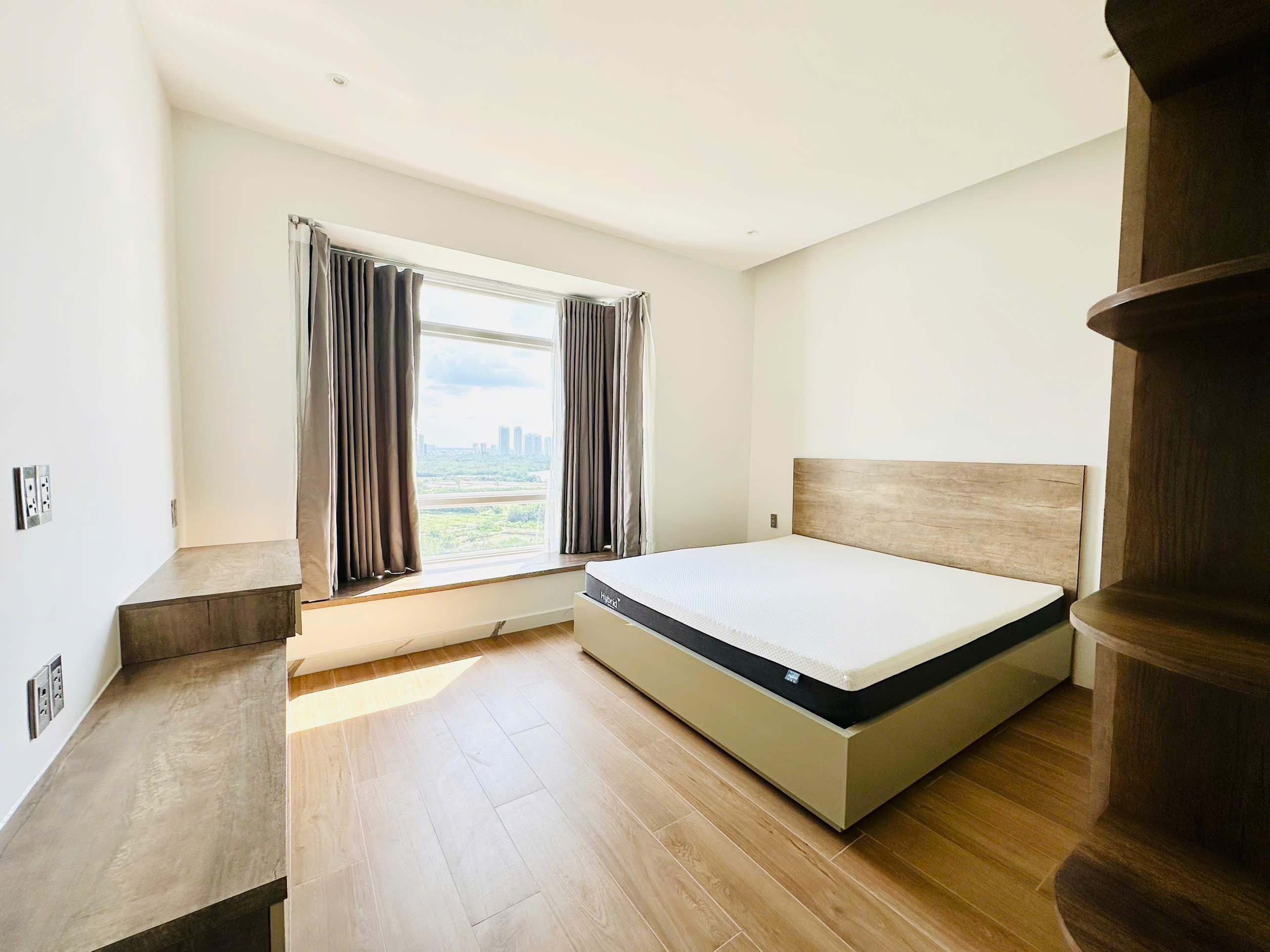 Cho thuê penthouse Riverside Residence Phú Mỹ Hưng, Quận 7 thiết kế 4 phòng ngủ, có ô xe, lầu 16 – 2 14