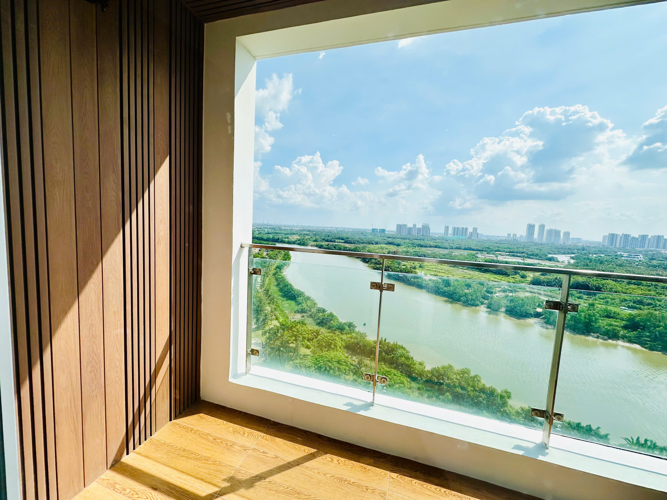 Cho thuê penthouse Riverside Residence Phú Mỹ Hưng, Quận 7 thiết kế 4 phòng ngủ, có ô xe, lầu 16 – 2 13