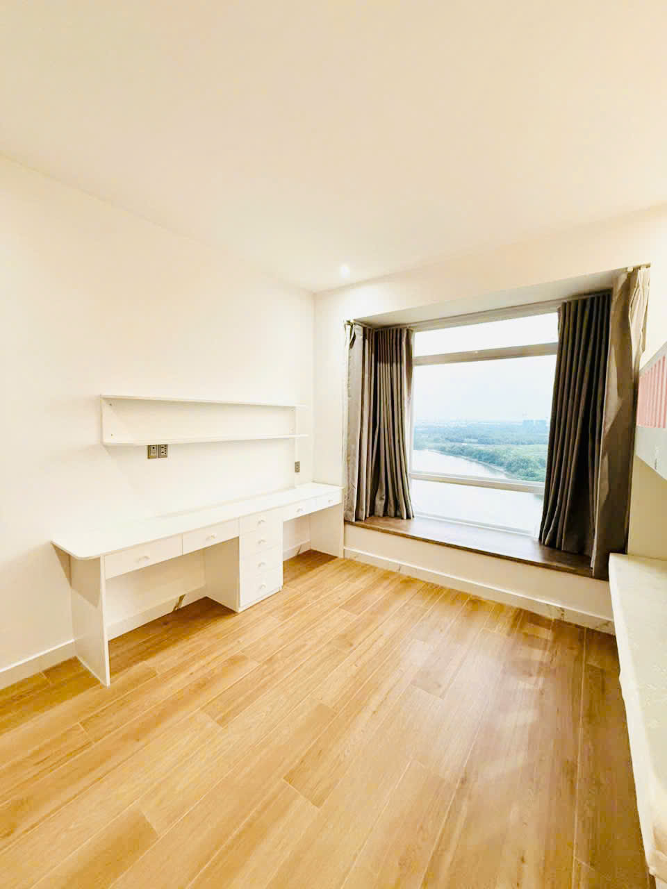 Cho thuê penthouse Riverside Residence Phú Mỹ Hưng, Quận 7 thiết kế 4 phòng ngủ, có ô xe, lầu 16 – 2 11