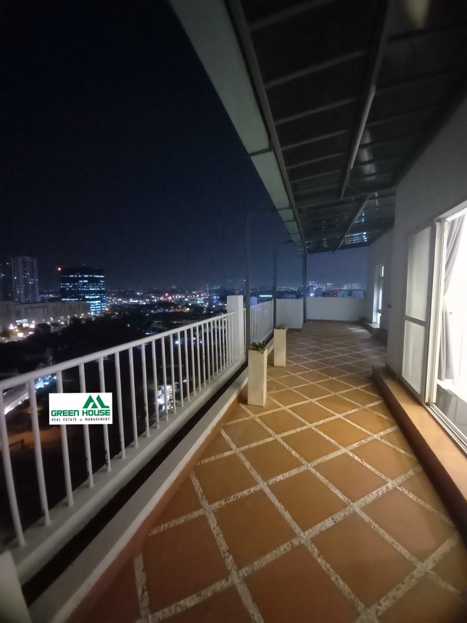 CẦN BÁN HOẶC CHO THUÊ CĂN HỘ PENTHOUSE SKY GARDEN 1 PHÚ MỸ HƯNG 2