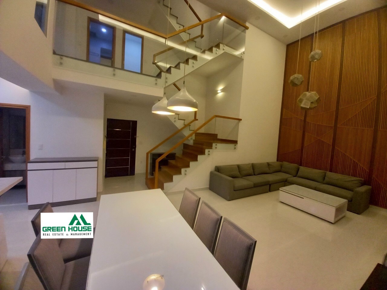 CẦN BÁN HOẶC CHO THUÊ CĂN HỘ PENTHOUSE SKY GARDEN 1 PHÚ MỸ HƯNG 1