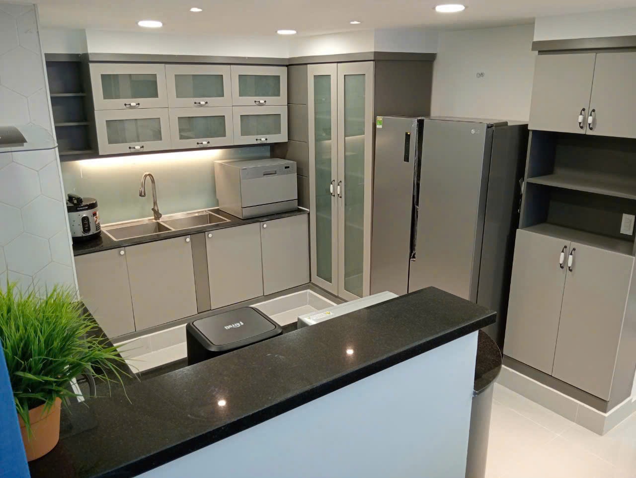 Bán hoặc cho thuê Penthouse Sky Garden Phú Mỹ Hưng, Quận 7 có 5 phòng ngủ, sân BBQ 2