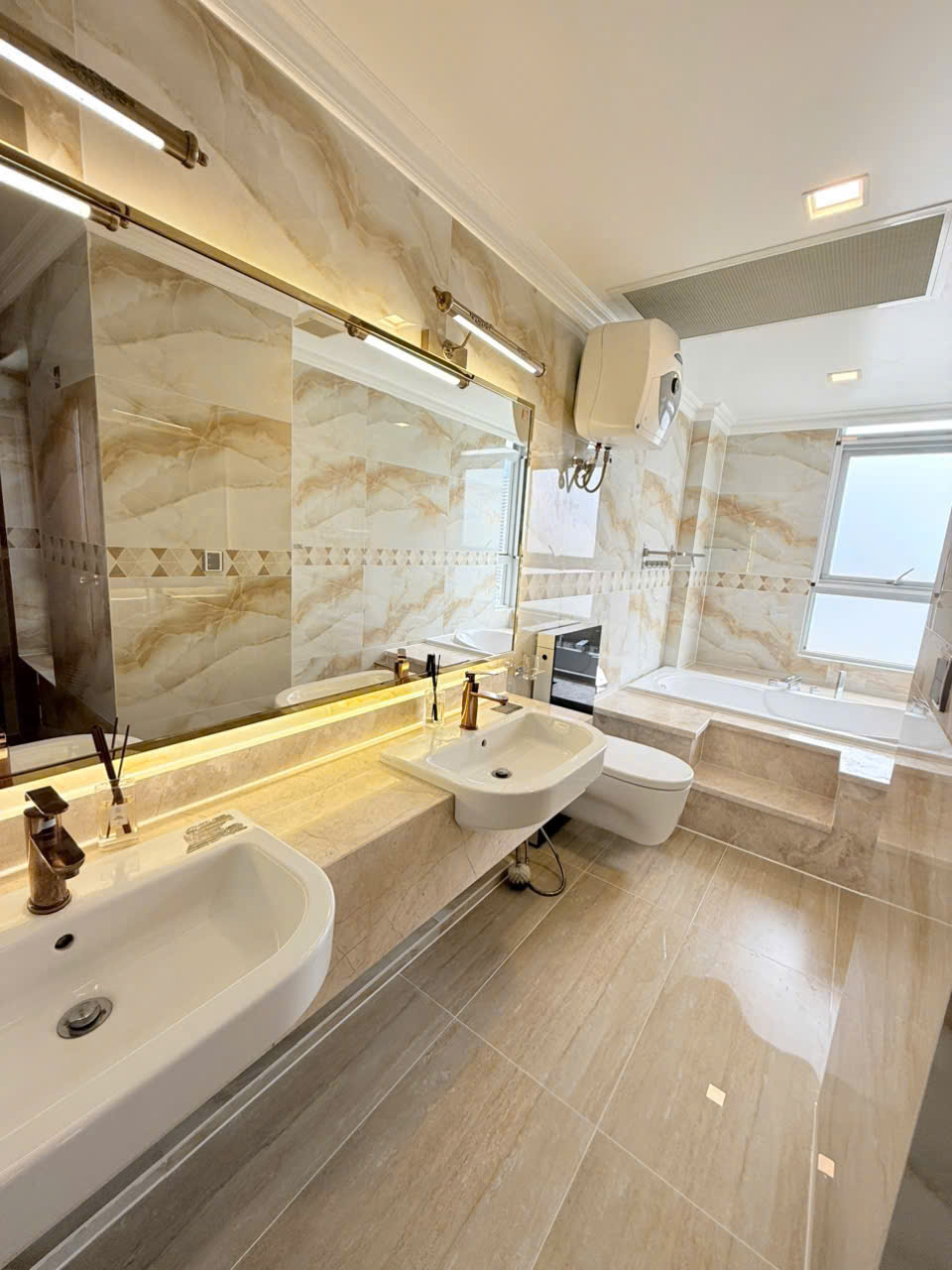 Cho thuê penthouse Star Hill Phú Mỹ Hưng, Quận 7 có 4 phòng ngủ nội thất cao cấp, sân thượng thoáng  1