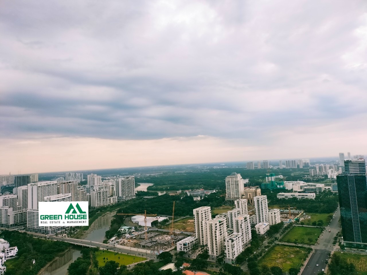 Selling PentHouse The View District 7 7