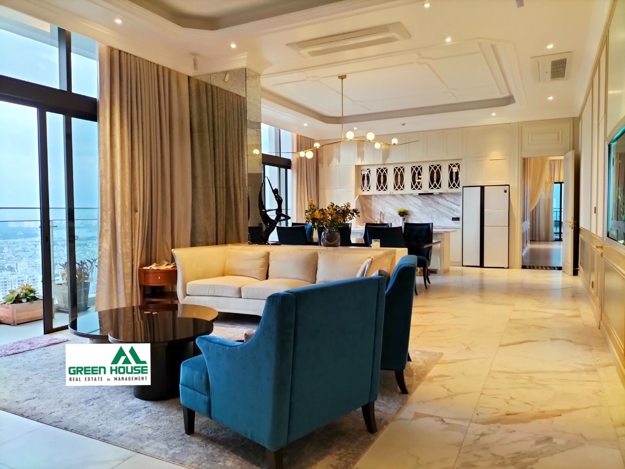 Selling PentHouse The View District 7 3