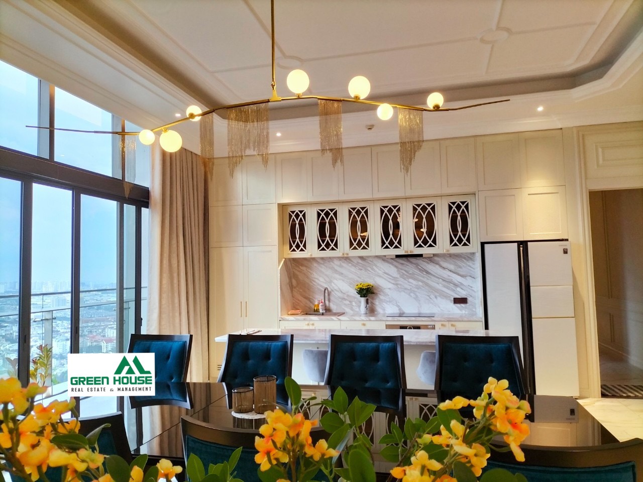 Selling PentHouse The View District 7