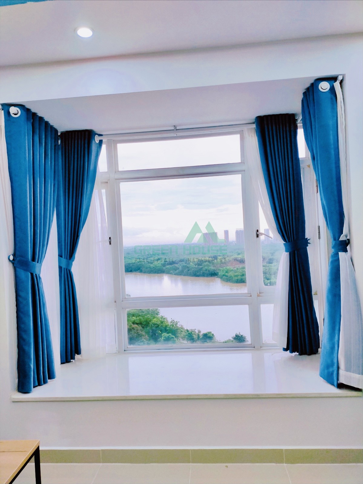 Cho thuê căn hộ Riverside Phú Mỹ Hưng 3