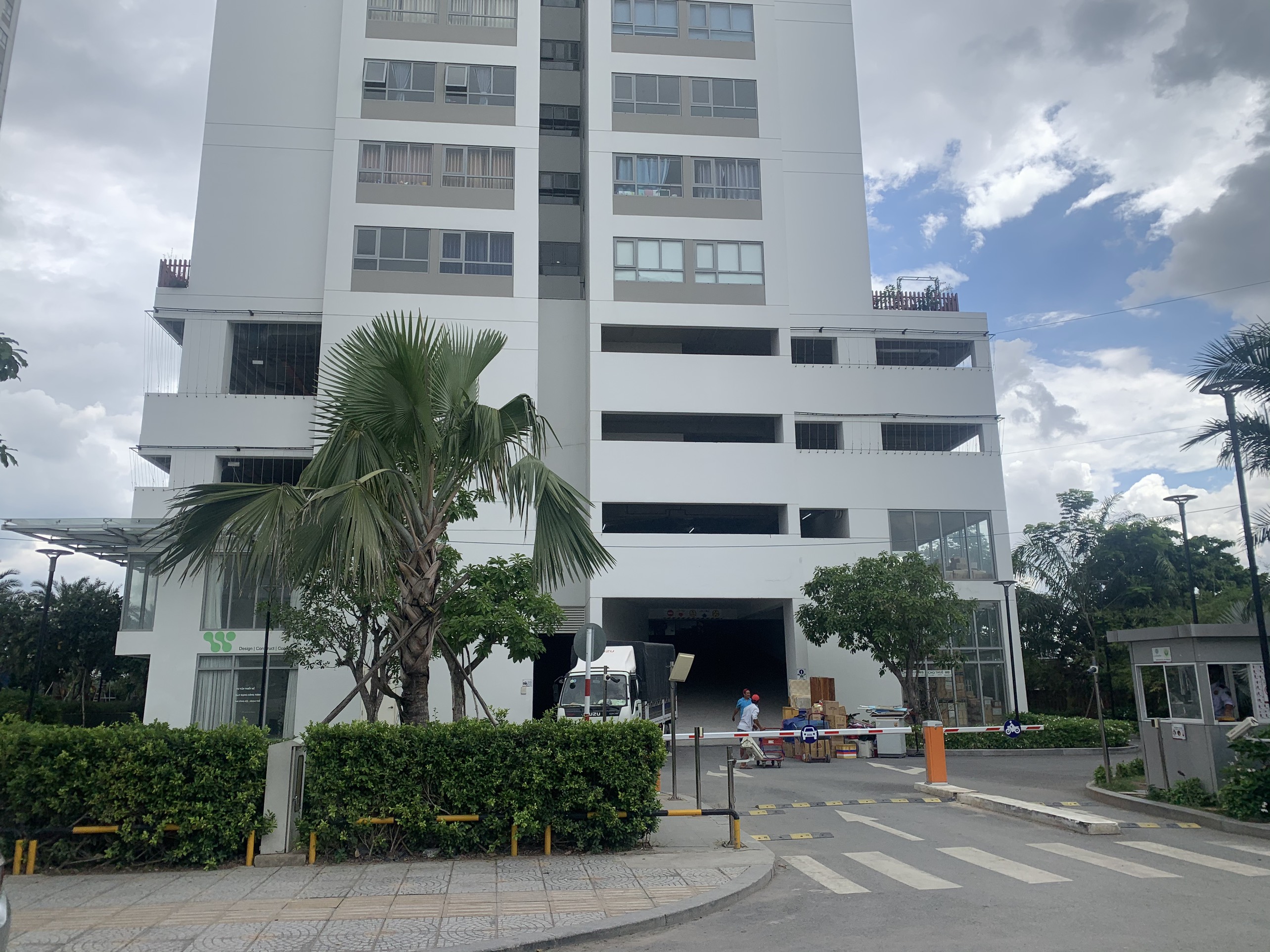 Cần Bán Shophouse Lux Garden Quận 7 2