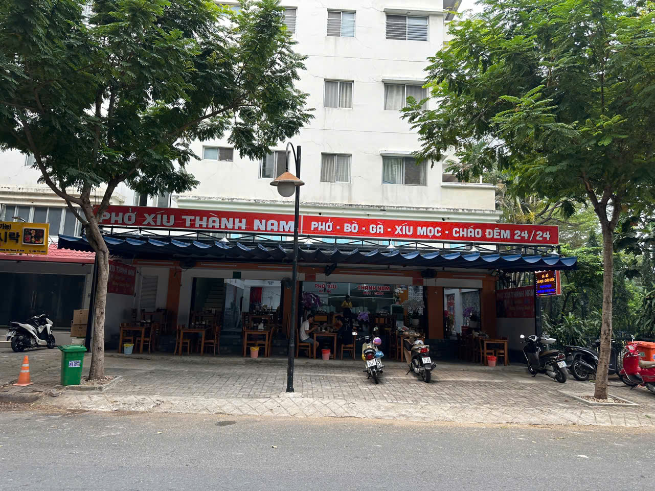 Cho thuê shophouse Hưng Vượng 2 Phú Mỹ Hưng, Quận 7 căn góc diện tích lớn có lầu