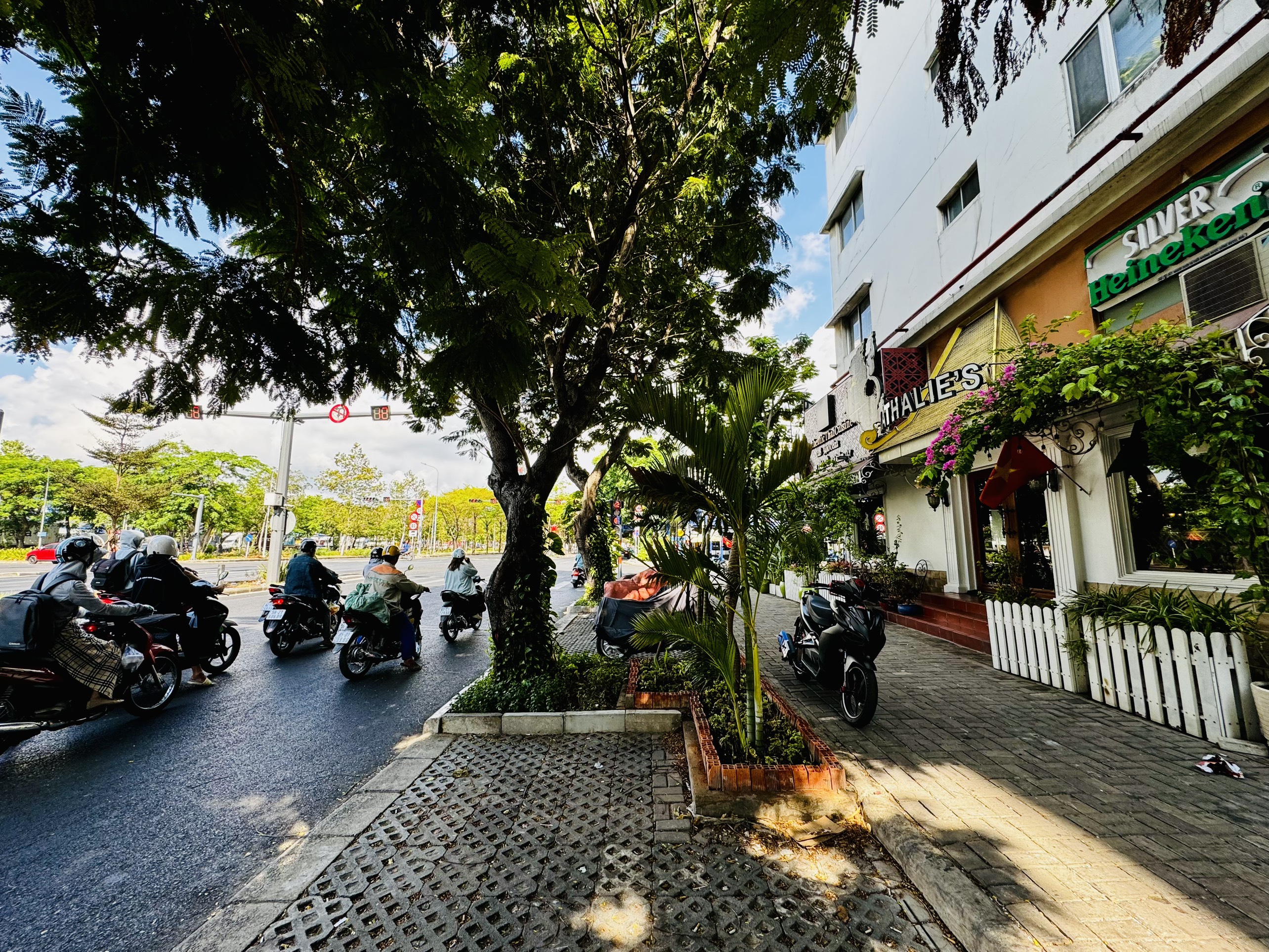 Cho thuê shophouse Hưng Vượng 3, Phú Mỹ Hưng, Quận 7 mặt tiền Nguyễn Văn Linh 1