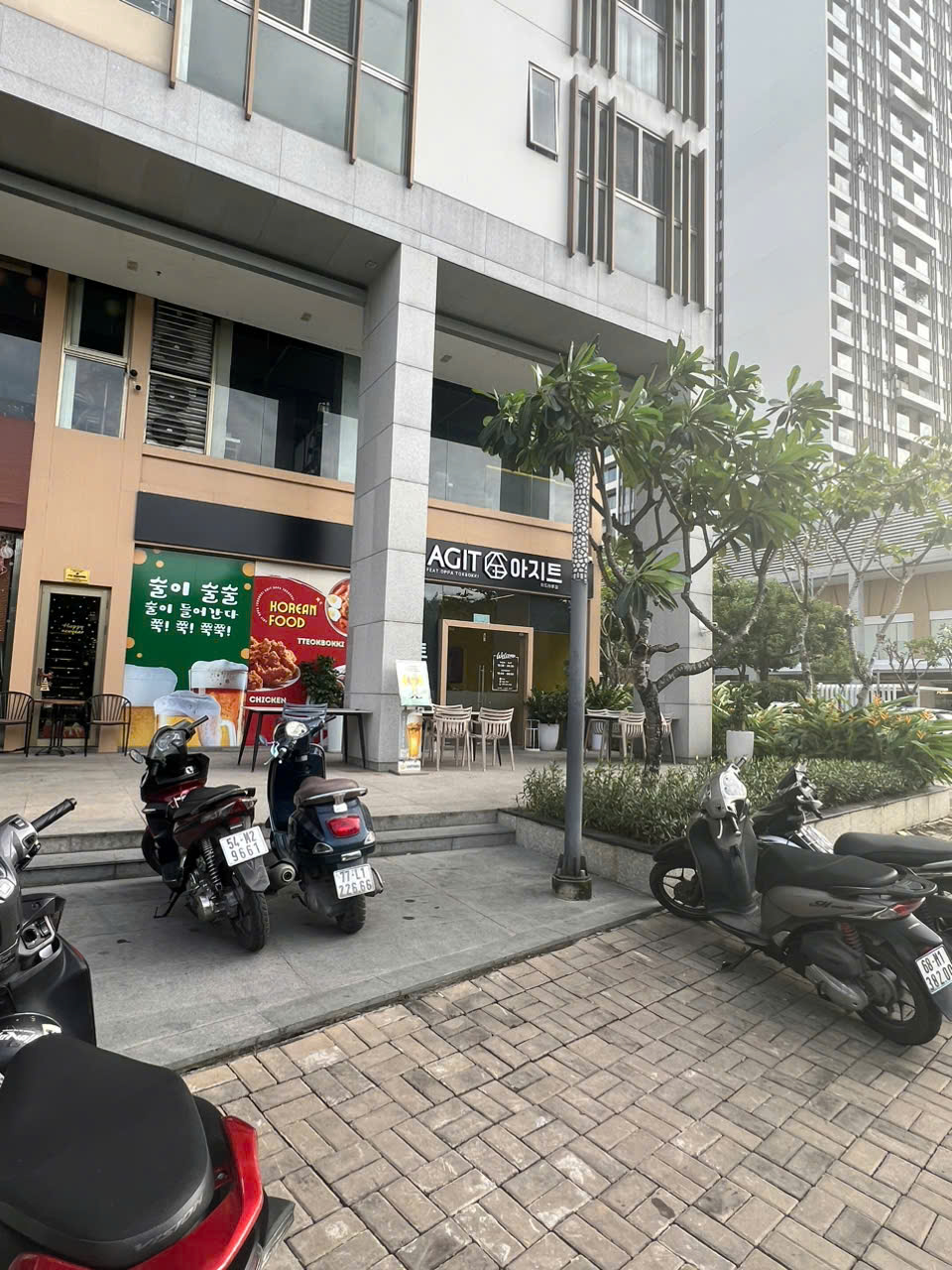 Cho thuê shophouse Midtown Phú Mỹ Hưng, Quận 7 có 1 lầu 2 mặt tiền nhiều chỗ đậu ô tô 6