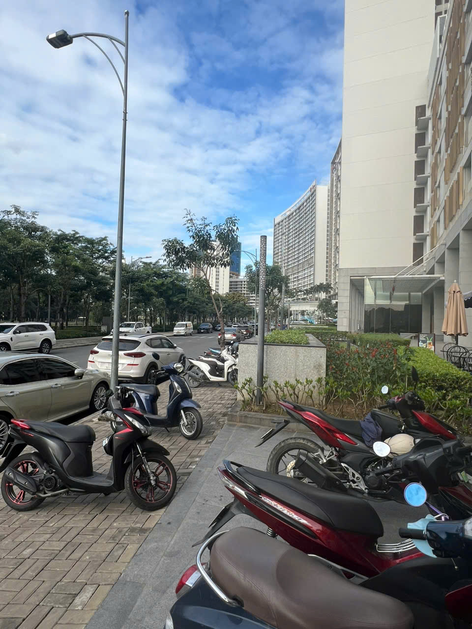 Cho thuê shophouse Midtown Phú Mỹ Hưng, Quận 7 có 1 lầu 2 mặt tiền nhiều chỗ đậu ô tô 2