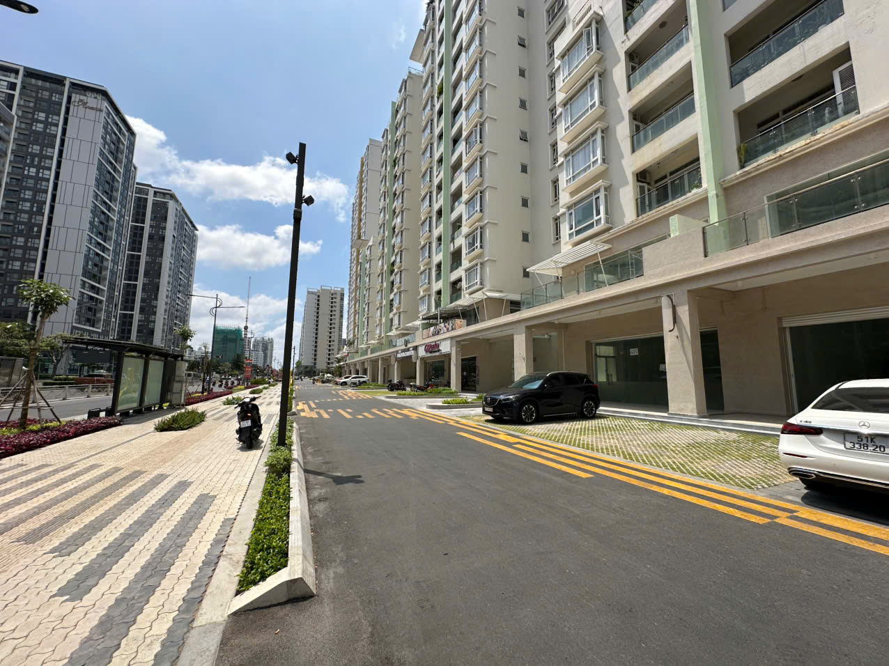 Cho thuê shophouse Riverside Residence Phú Mỹ Hưng, Quận 7 gồm 2 căn block E diện tích lớn 450m2 3