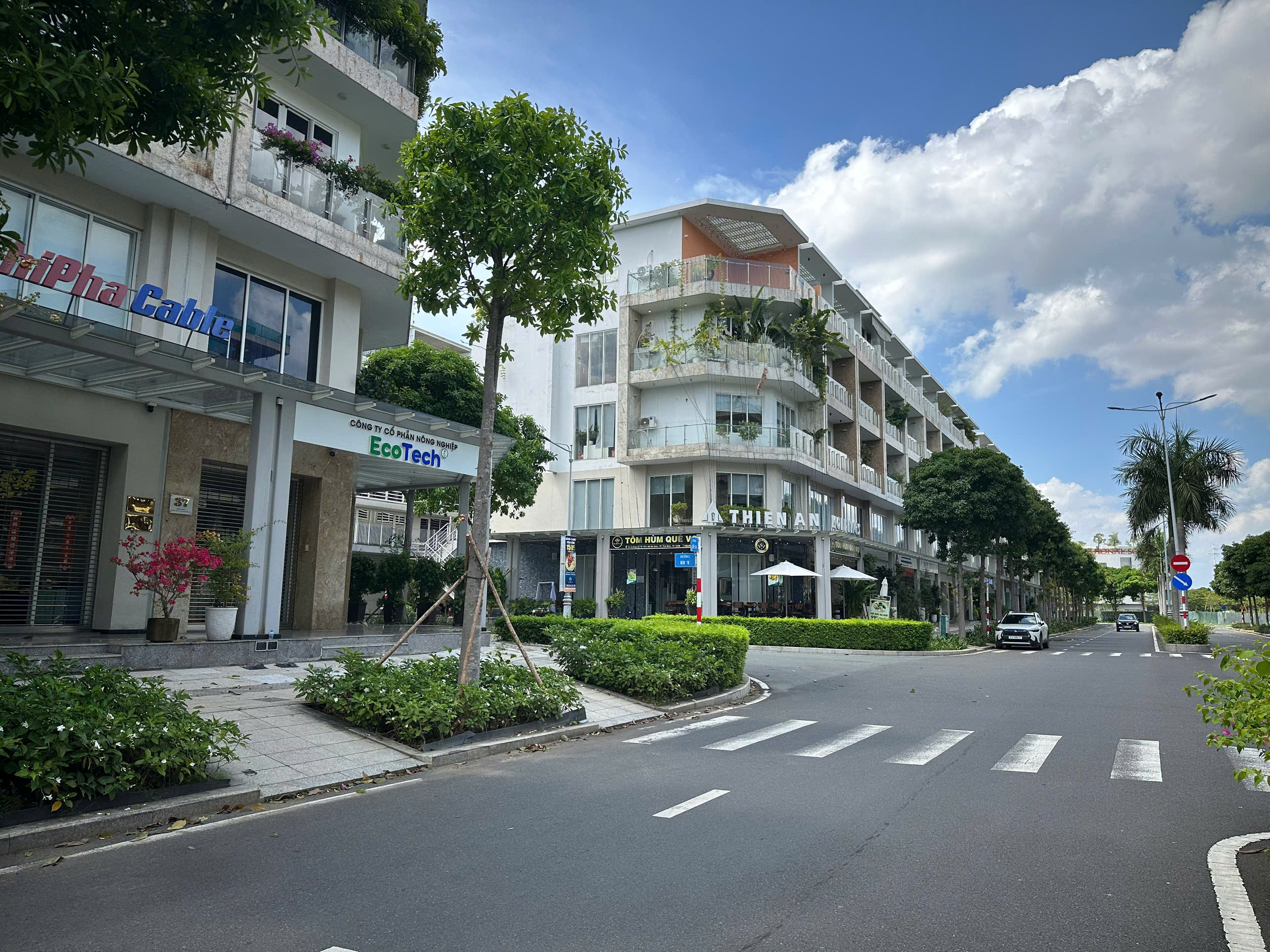 Cho thuê shophouse Sala Tp Thủ Đức xây 6 tầng có hầm, thang máy, đường số 10 – 114m2 3