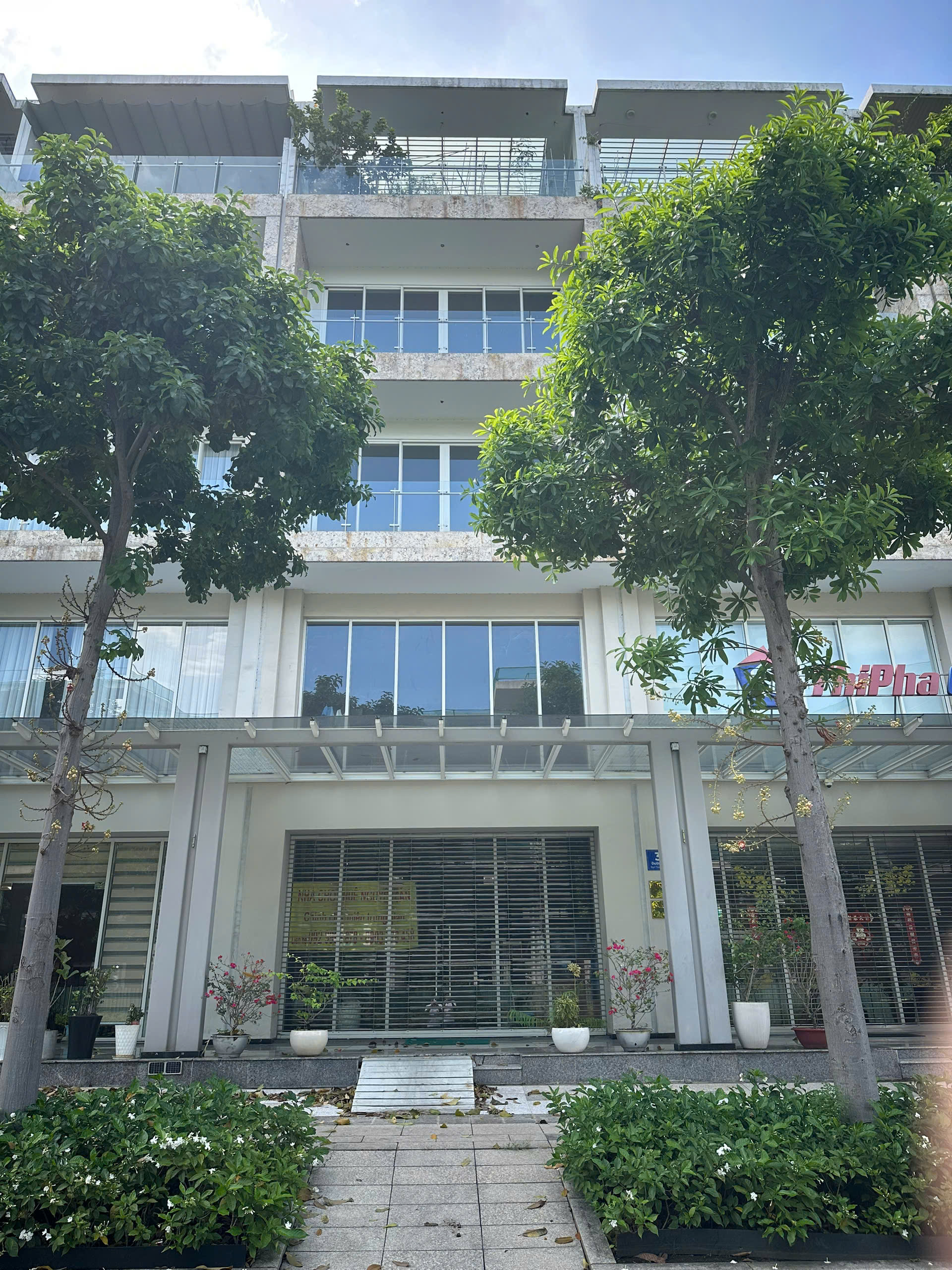 Cho thuê shophouse Sala Tp Thủ Đức xây 6 tầng có hầm, thang máy, đường số 10 – 114m2