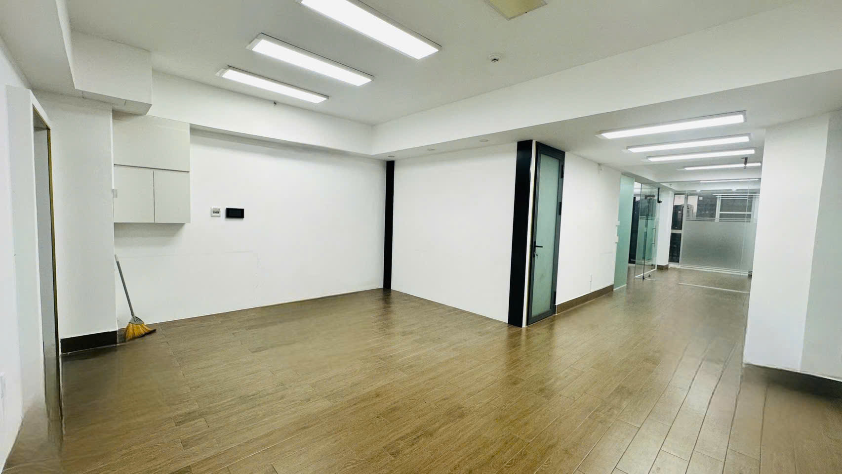 Bán hoặc cho thuê shophouse Scenic Valley 2 Phú Mỹ Hưng, Quận 7 có nội thất như hình, lầu 2 – 98m2 4