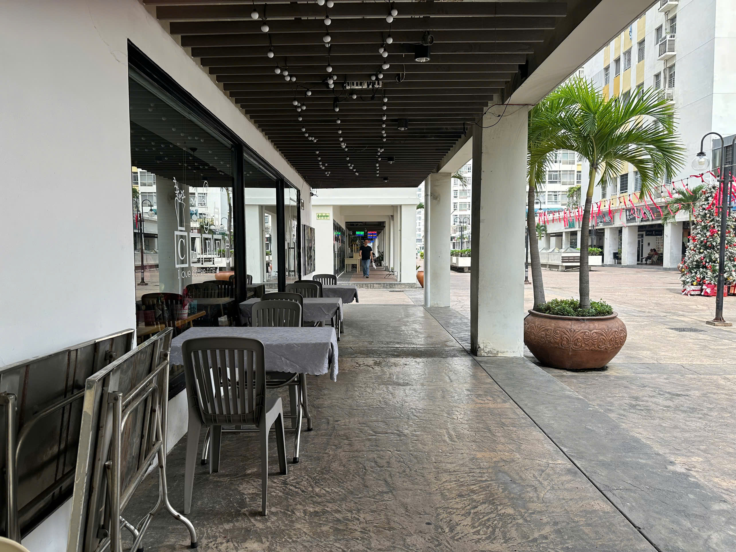 Bán shophouse Sky Garden Phú Mỹ Hưng, Quận 7 tầng 2 lối đi nội bộ đang cho thuê 1800 USD/tháng 2