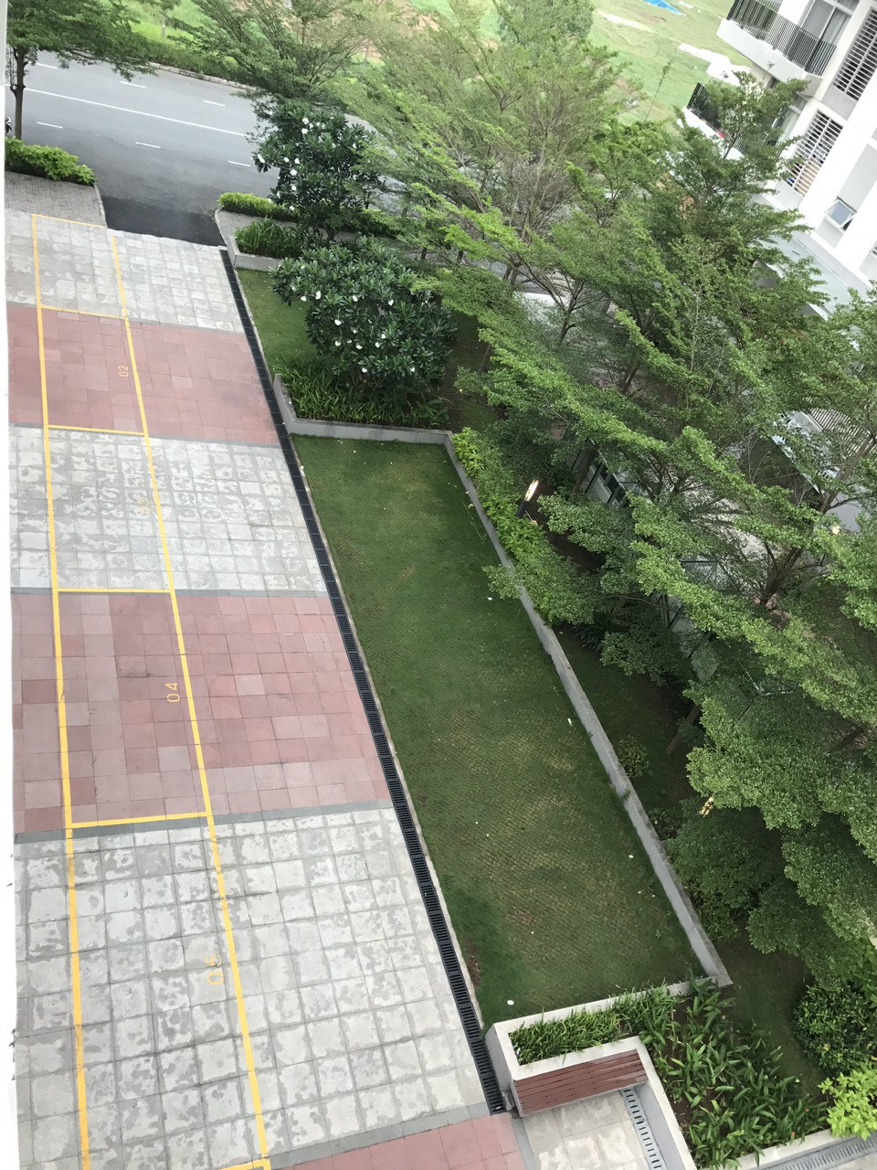 Cho thuê shophouse Star Hill Phú Mỹ Hưng, Quận 7 có 2 tầng bãi đỗ xe hơi rộng phía trước 2
