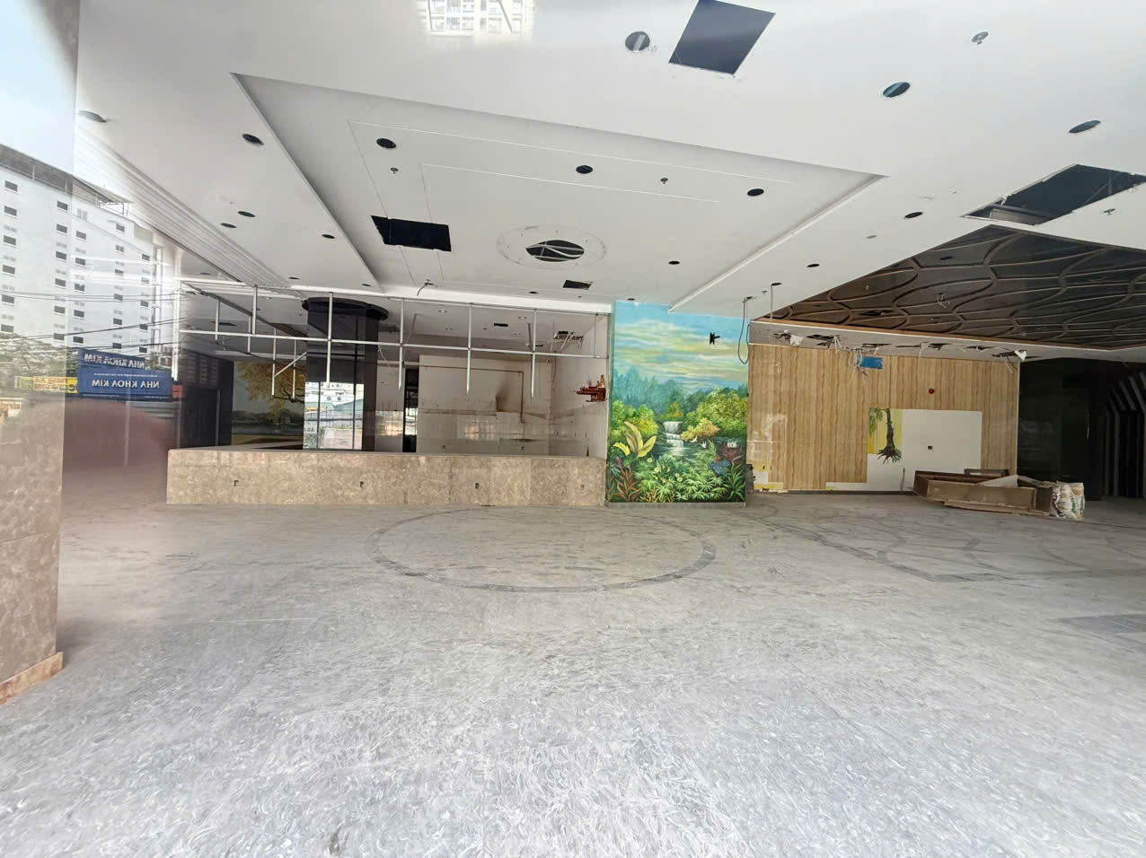 Cho thuê shophouse tòa nhà Comos 99 Nguyễn Thị Thập Phường Tân Mỹ siêu thị GO – 773m2 1