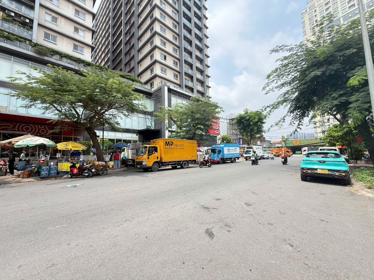 Cho thuê shophouse tòa nhà Comos 99 Nguyễn Thị Thập Phường Tân Mỹ siêu thị GO – 773m2 6