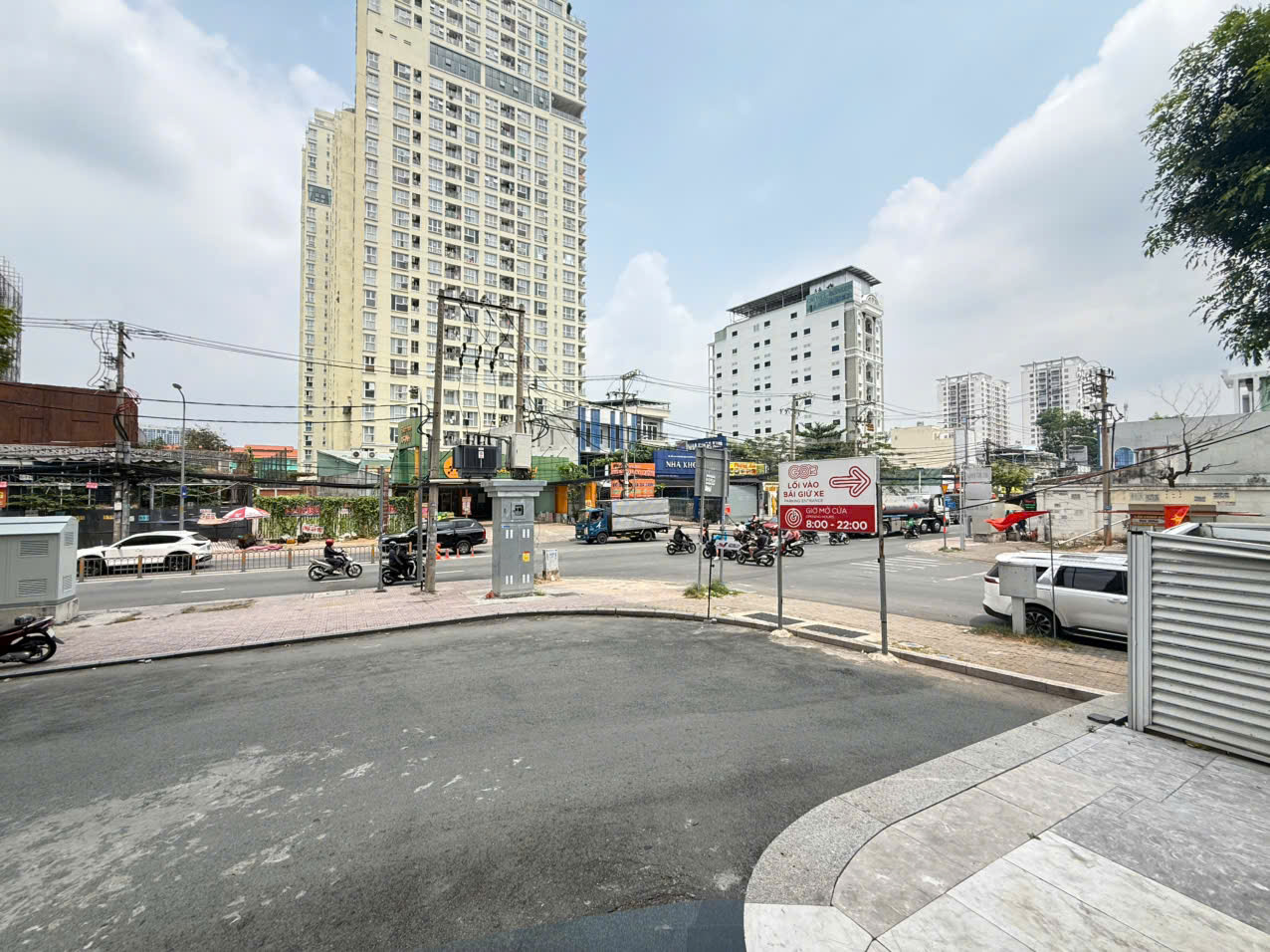 Cho thuê shophouse tòa nhà Comos 99 Nguyễn Thị Thập Phường Tân Mỹ siêu thị GO – 773m2 3