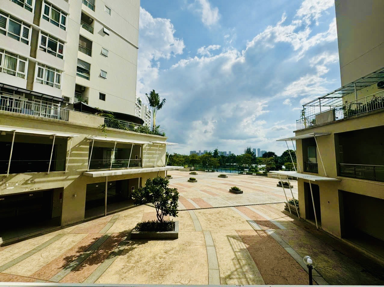 Cho thuê shophouse Riverside Residence Phú Mỹ Hưng, Quận 7 shop rộng có 2 mặt thoáng 8