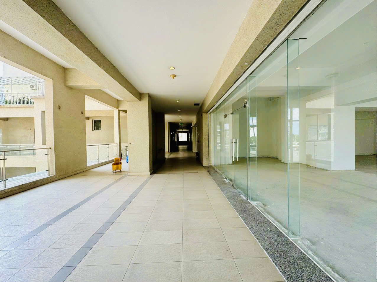 Cho thuê shophouse Riverside Residence Phú Mỹ Hưng, Quận 7 shop rộng có 2 mặt thoáng 5