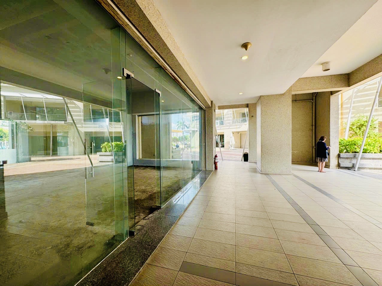 Cho thuê shophouse Riverside Residence Phú Mỹ Hưng, Quận 7 shop rộng có 2 mặt thoáng 4